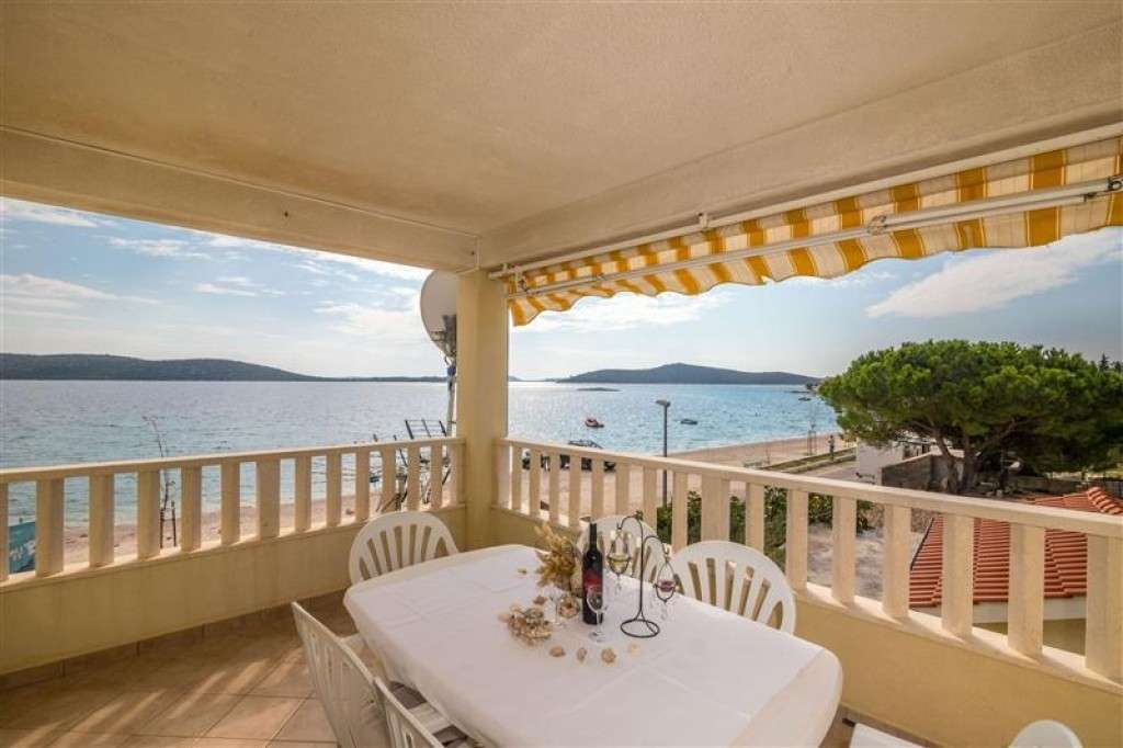 2-Zimmer-Ferienwohnung am Strand Sevid, Trogir A-12671-a
