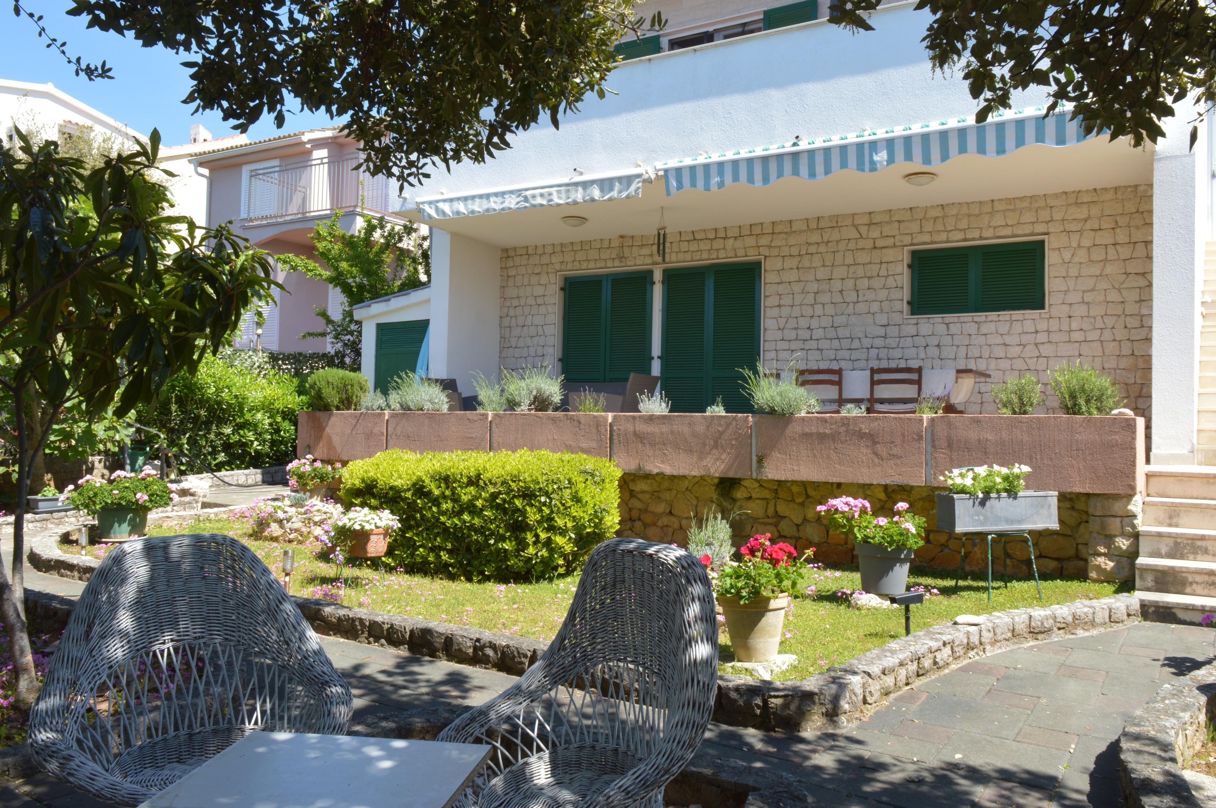 1-Zimmer-Ferienwohnung am Strand Kozino, Zadar A-13085-a