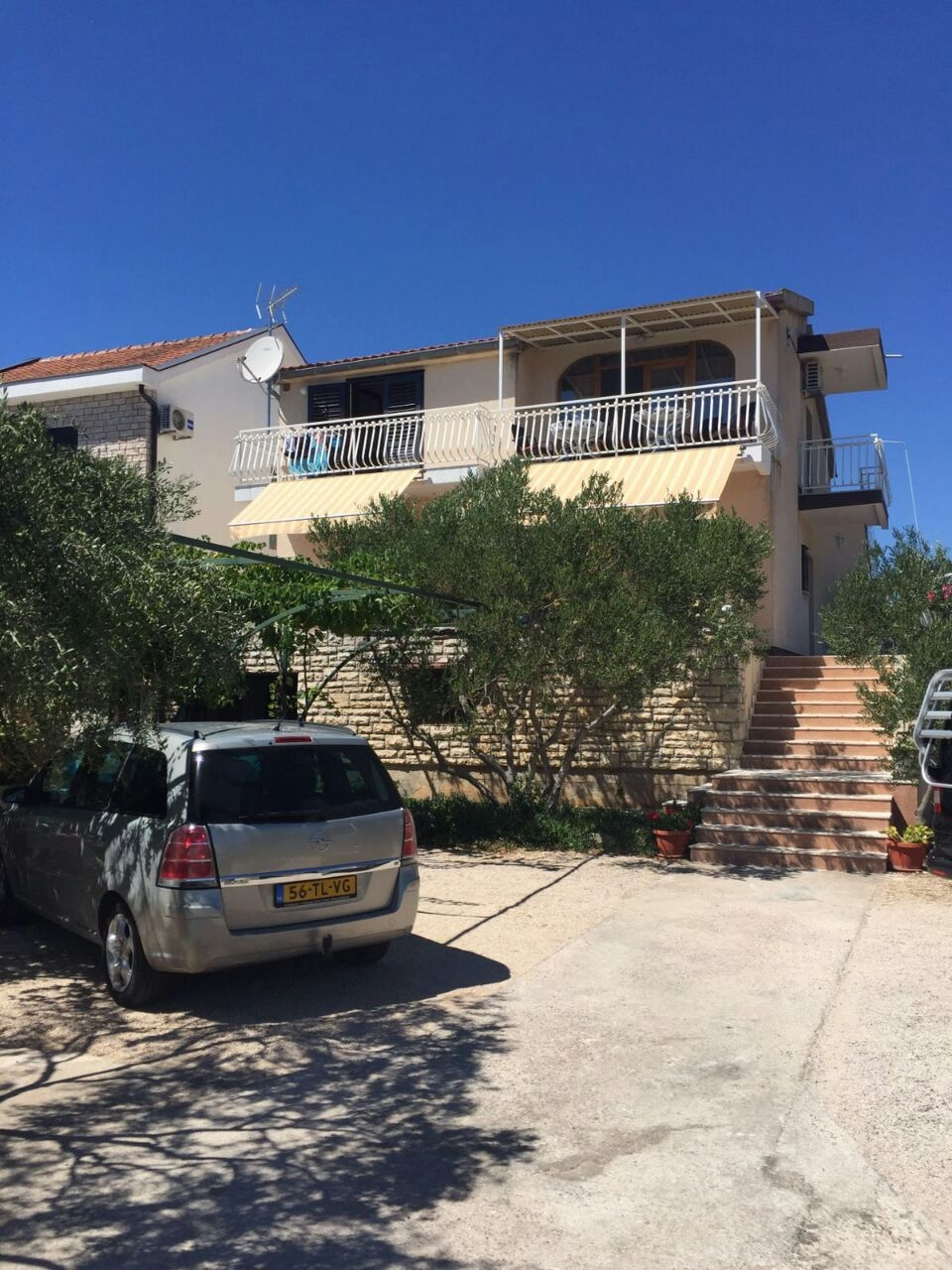 2-Zimmer-Ferienwohnung mit Terrasse und Meerblick Pirovac, Sibenik A-1