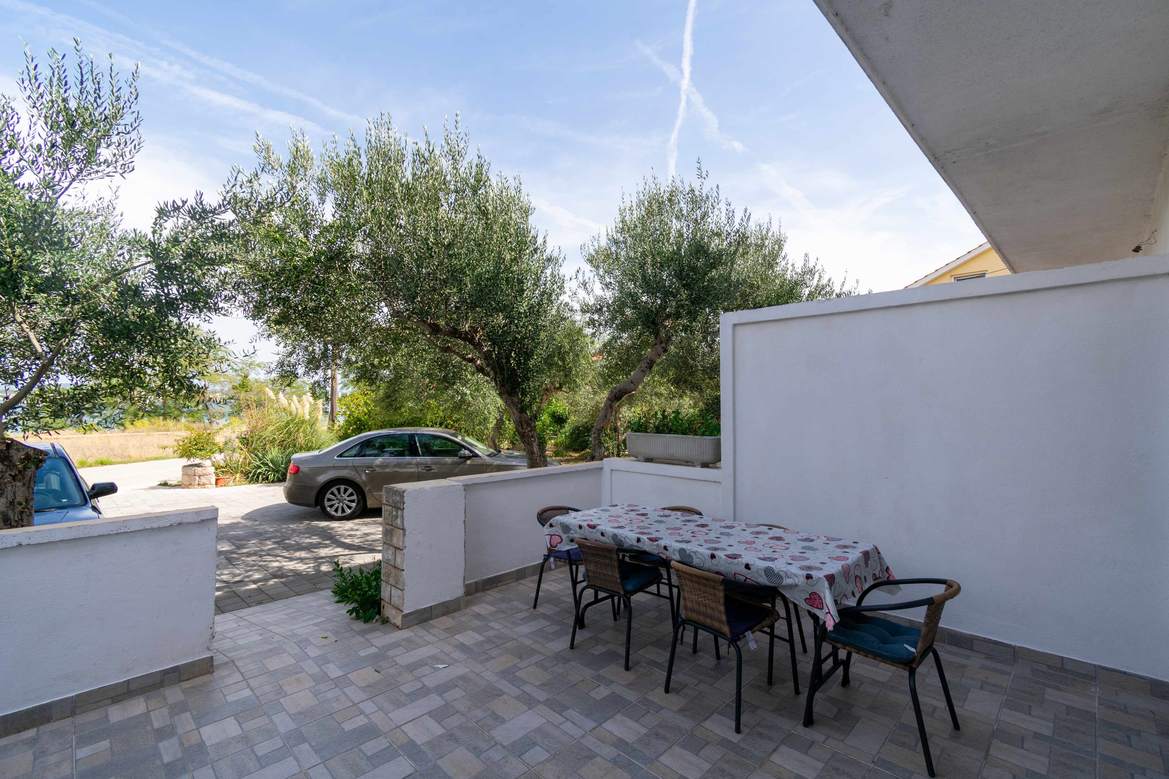 2-Zimmer-Ferienwohnung mit Terrasse und Meerblick Tkon, Pasman A-16275