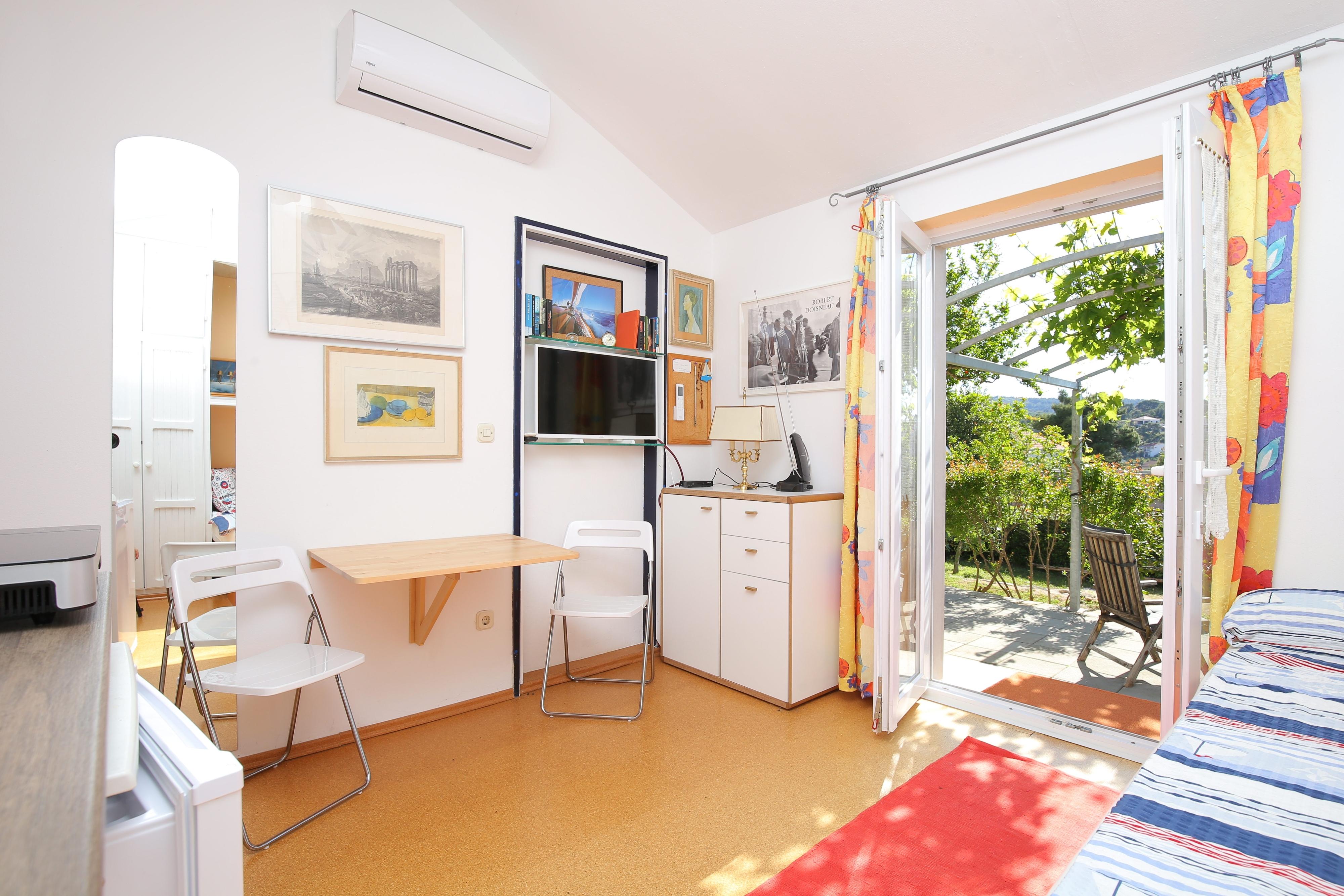 Studio Appartement mit Terrasse Splitska, Brac AS-17023-a