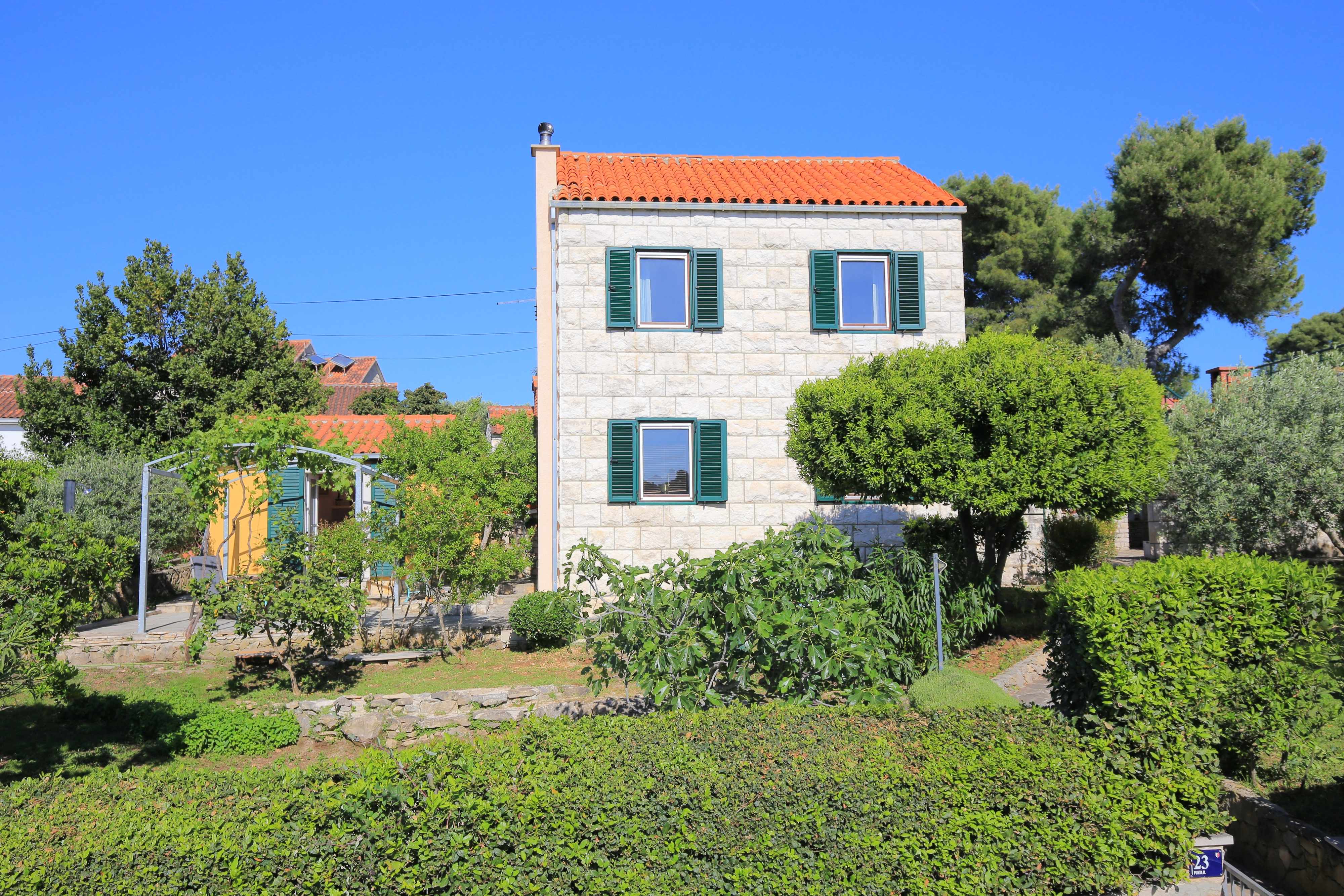 Studio Appartement mit Terrasse Splitska, Brac AS-17023-a