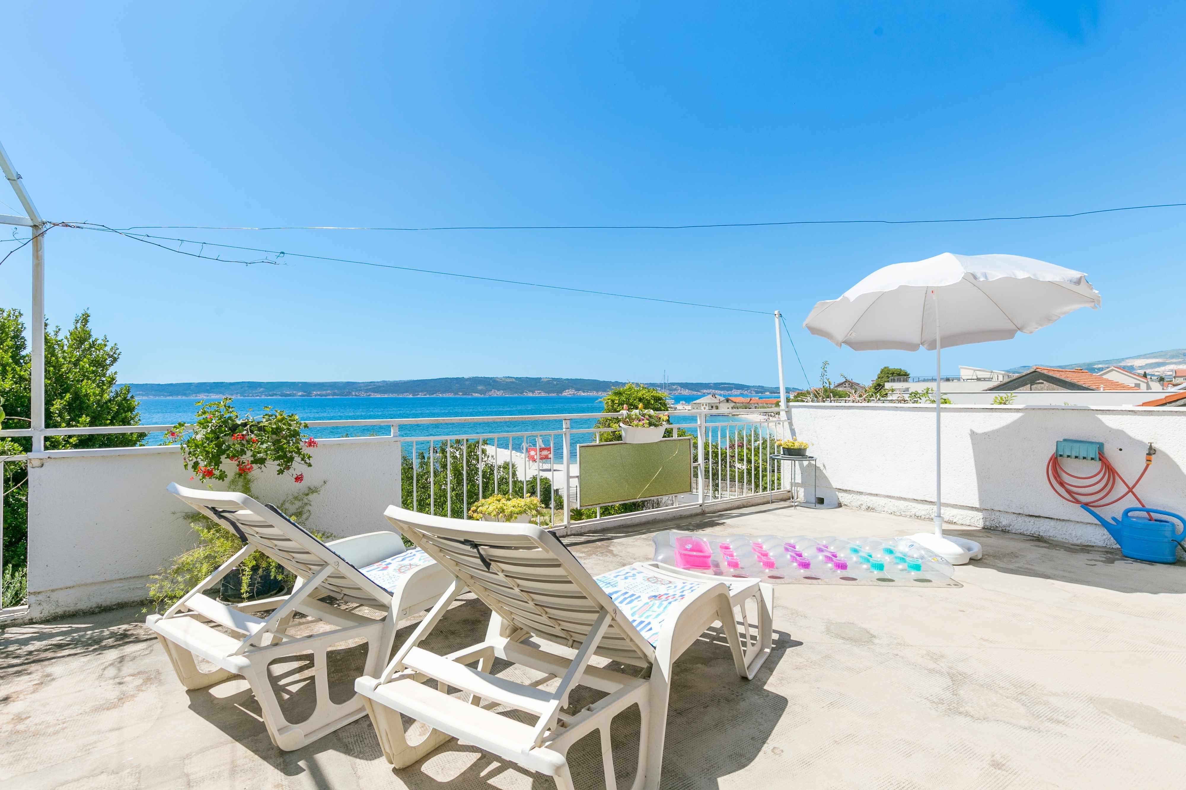 2-Zimmer-Ferienwohnung mit Terrasse und Meerblick Kastel Stari, Kastel