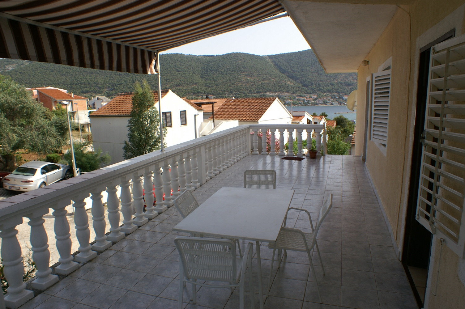 2-Zimmer-Ferienwohnung mit Terrasse und Meerblick Grebastica, Sibenik
