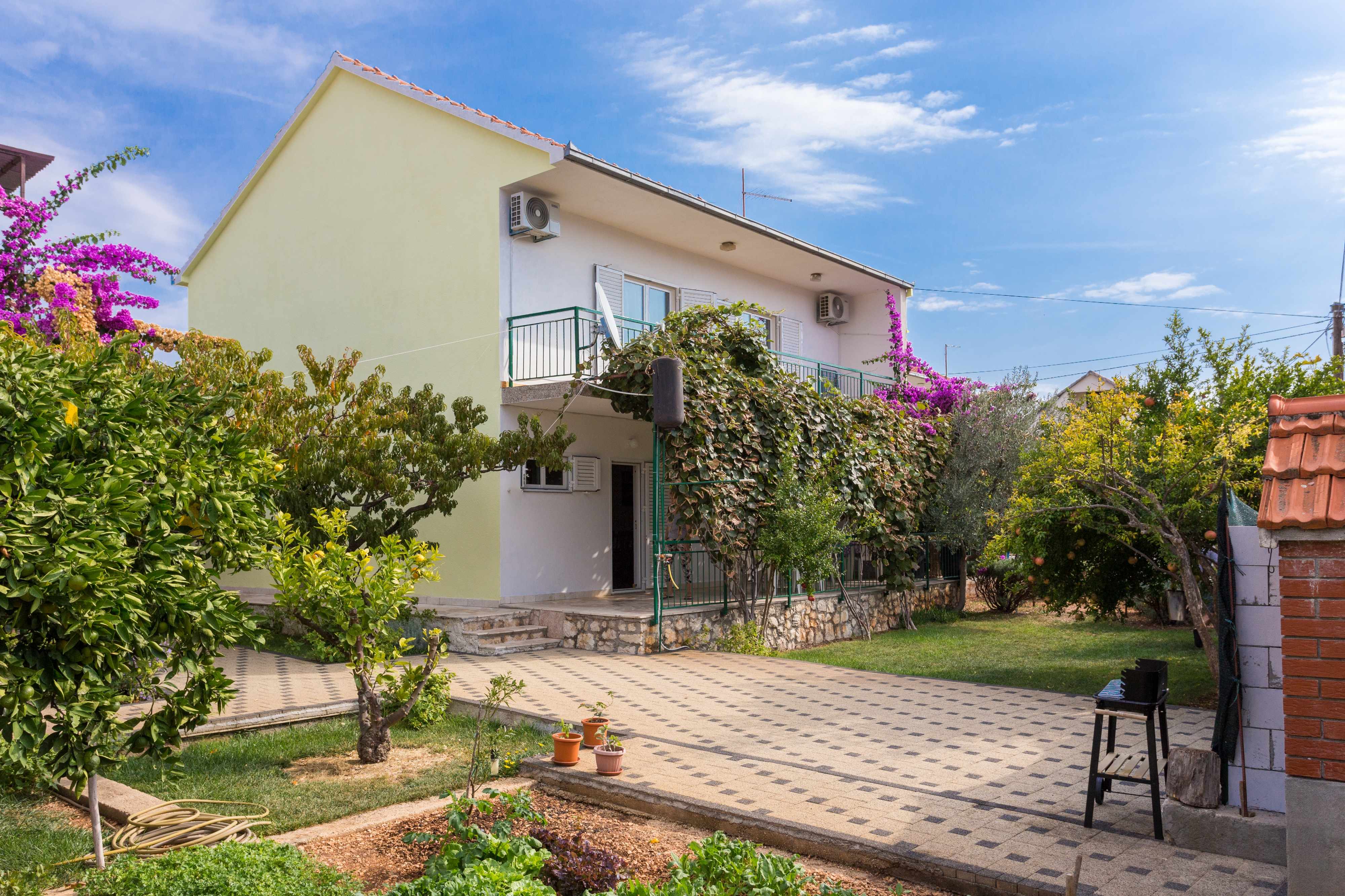 3-Zimmer-Haus mit Terrasse Poljica, Trogir K-5161