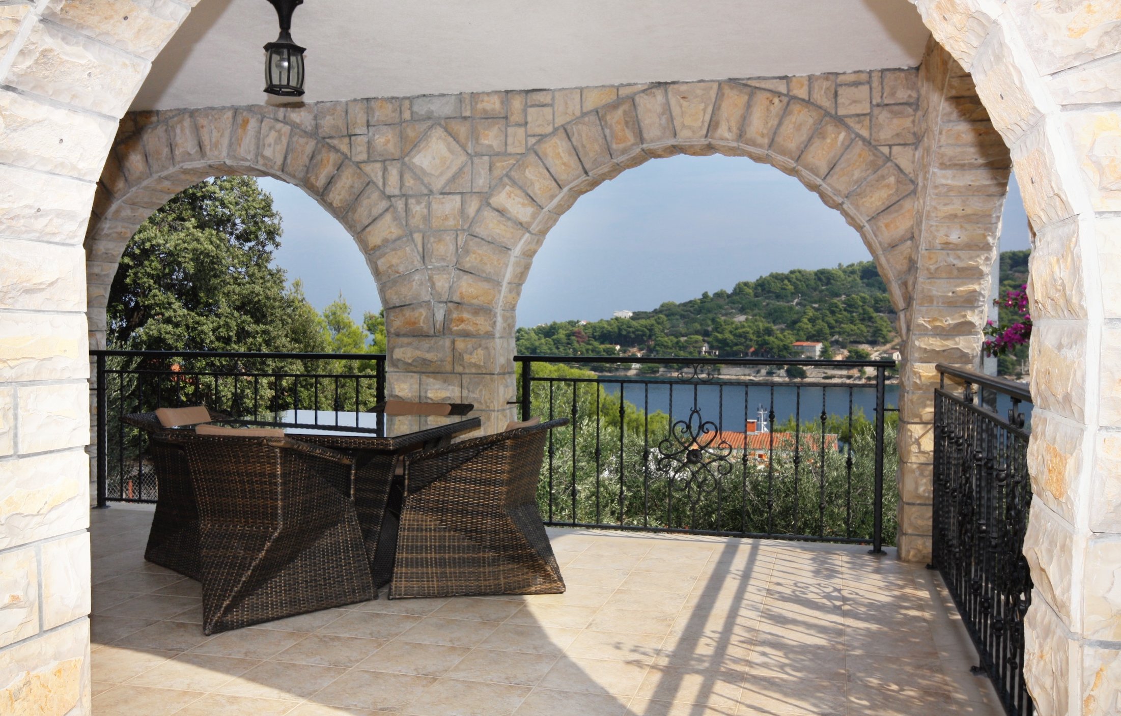 2-Zimmer-Ferienwohnung mit Terrasse und Meerblick Rogac, Solta A-5183-