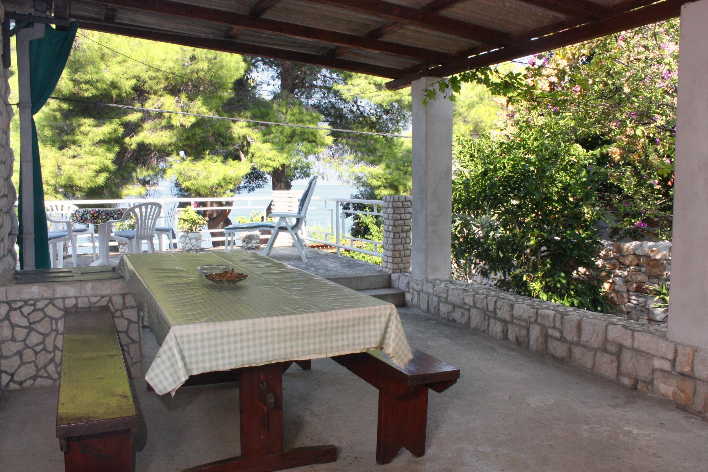 3-Zimmer-Ferienwohnung am Strand Necujam, Solta A-5186-a