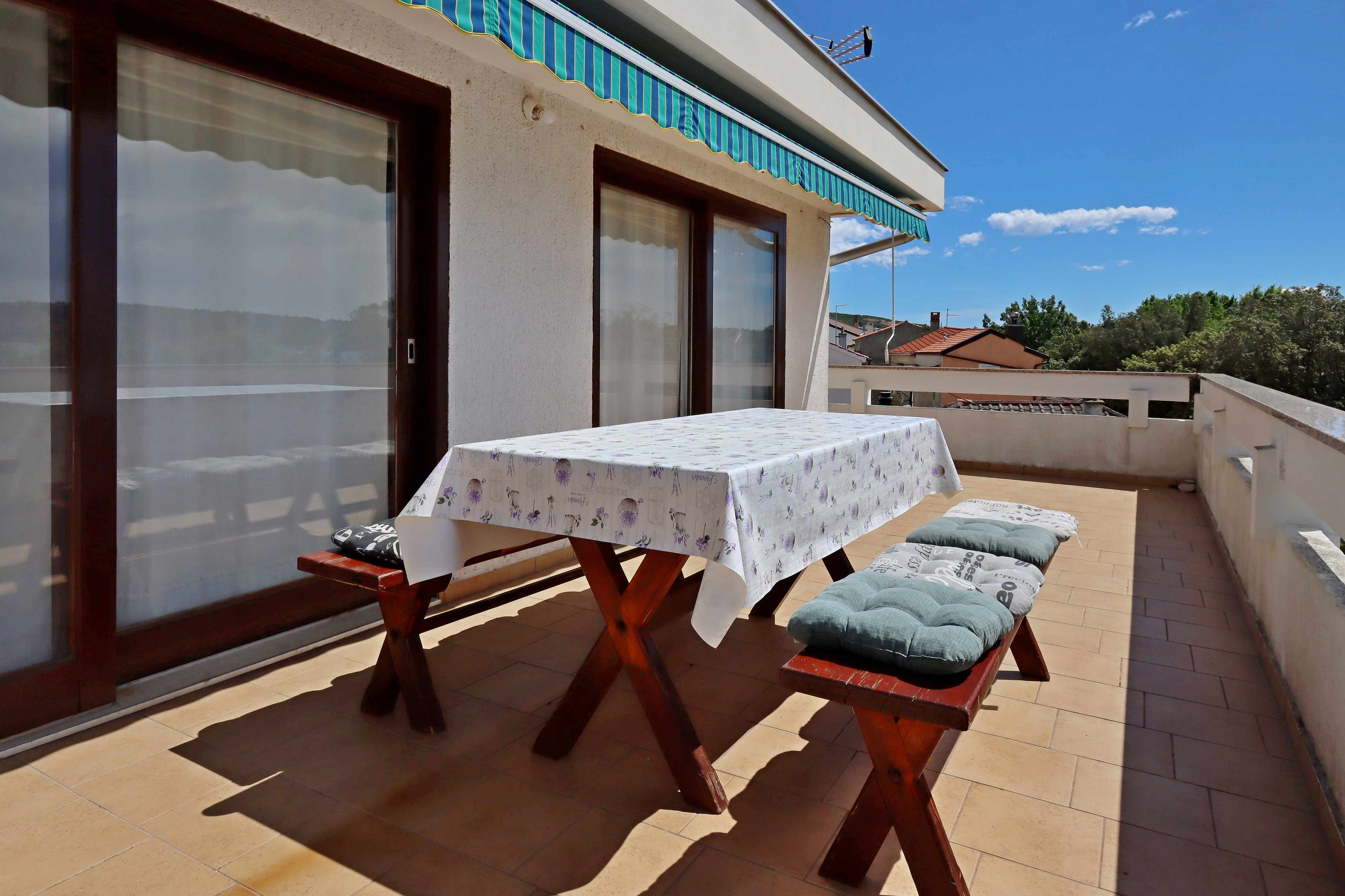 4-Zimmer-Ferienwohnung mit Terrasse und Meerblick Punat, Krk A-5328-a