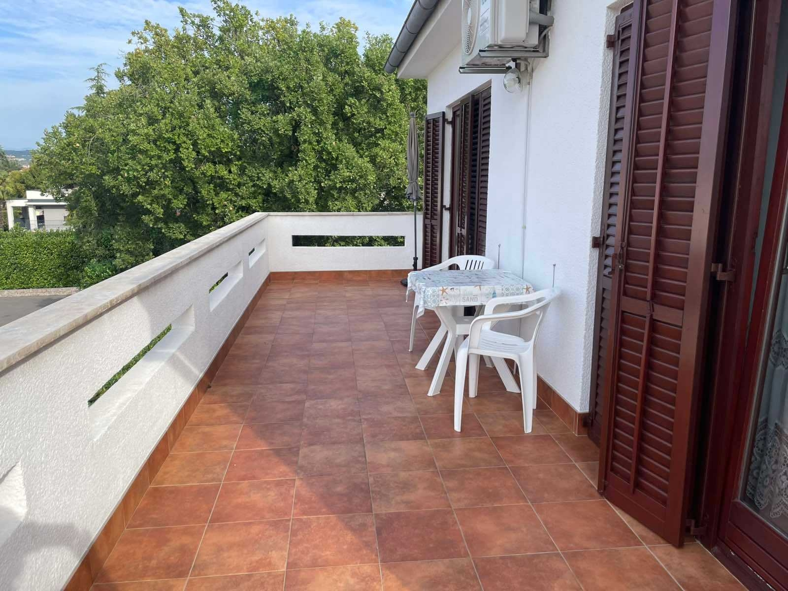 2-Zimmer-Ferienwohnung mit Terrasse und Meerblick Vantacici, Krk A-556