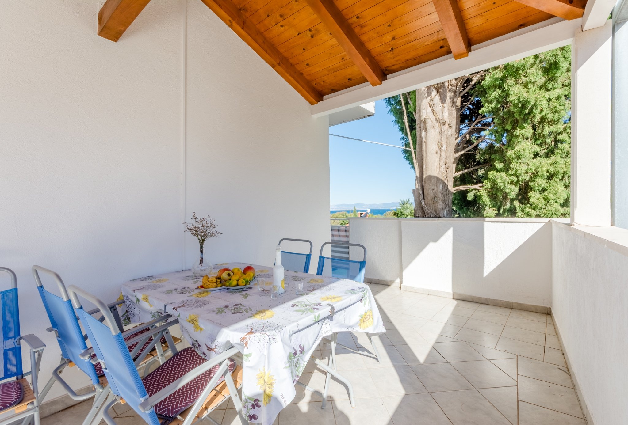 3-Zimmer-Ferienwohnung mit Terrasse und Meerblick Mirca (Brac) A-5613-
