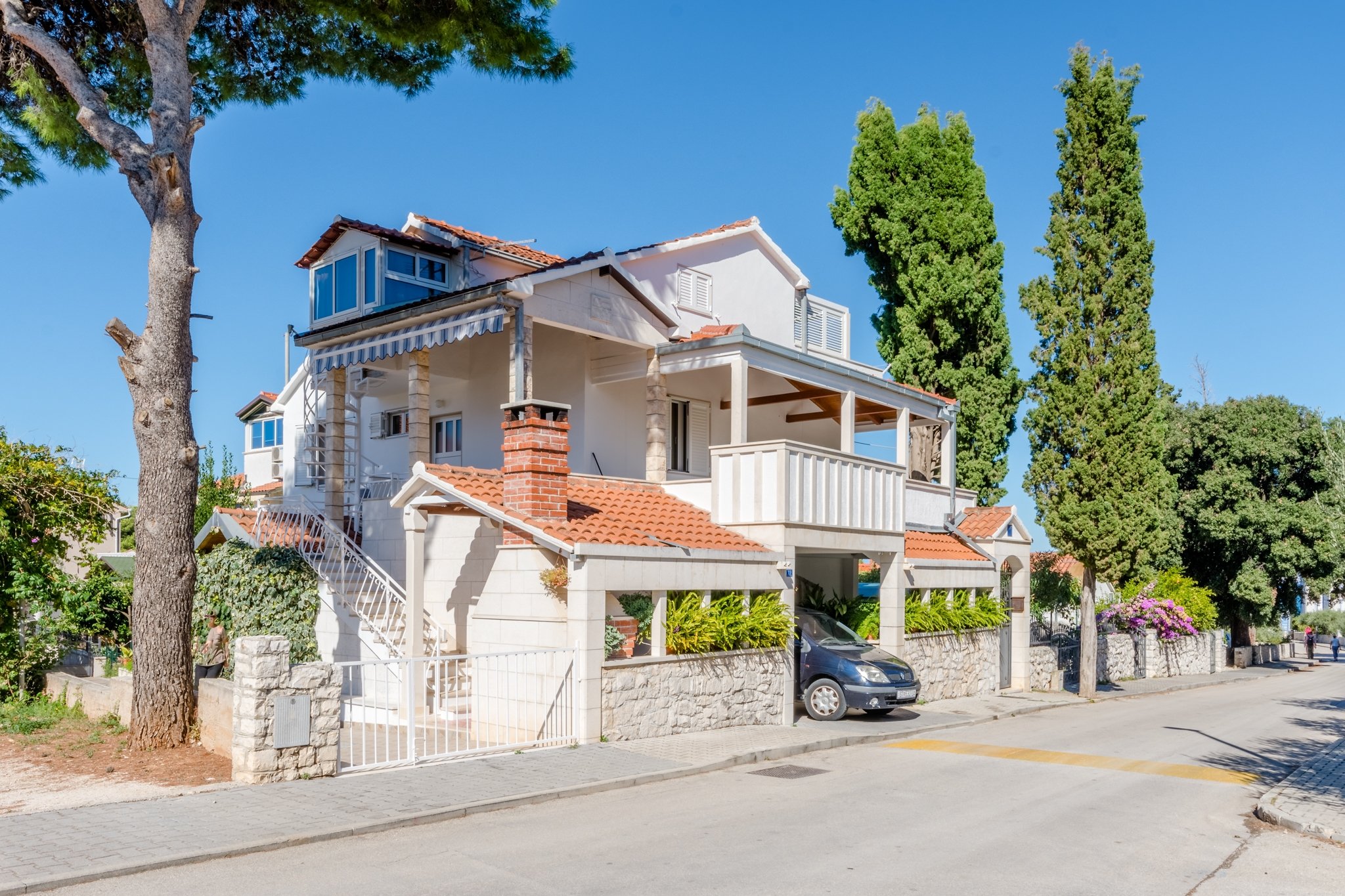 3-Zimmer-Ferienwohnung mit Terrasse und Meerblick Mirca (Brac) A-5613-