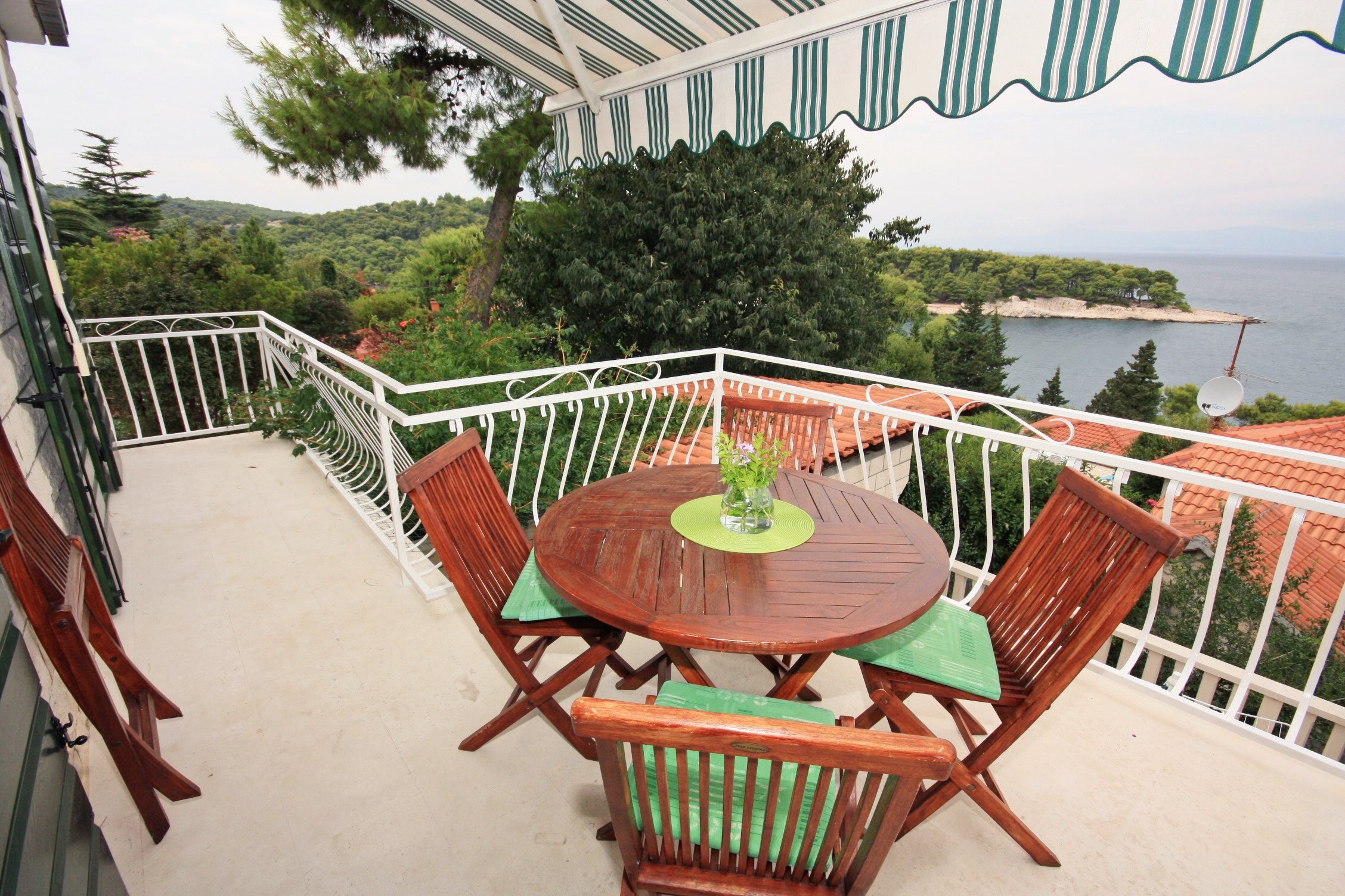 3-Zimmer-Haus mit Terrasse und Meerblick Splitska, Brac K-5668