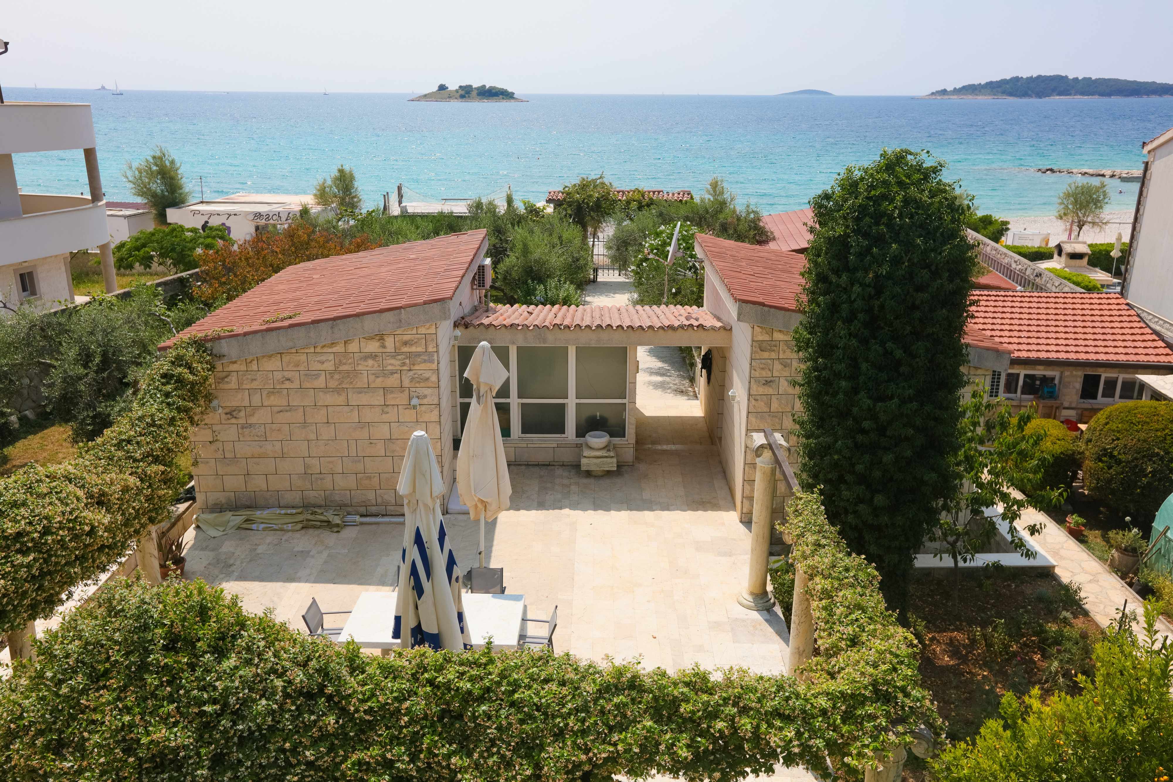 Komfortables Haus am Strand Rogoznica K-6226