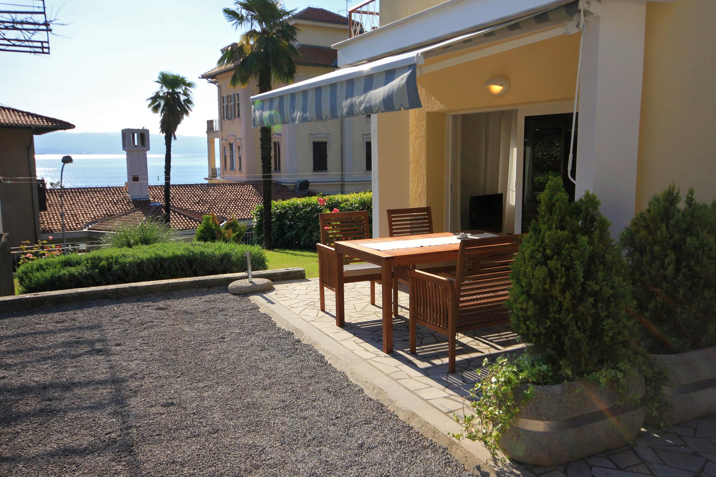 2-Zimmer-Ferienwohnung mit Terrasse und Meerblick Lovran, Opatija A-77