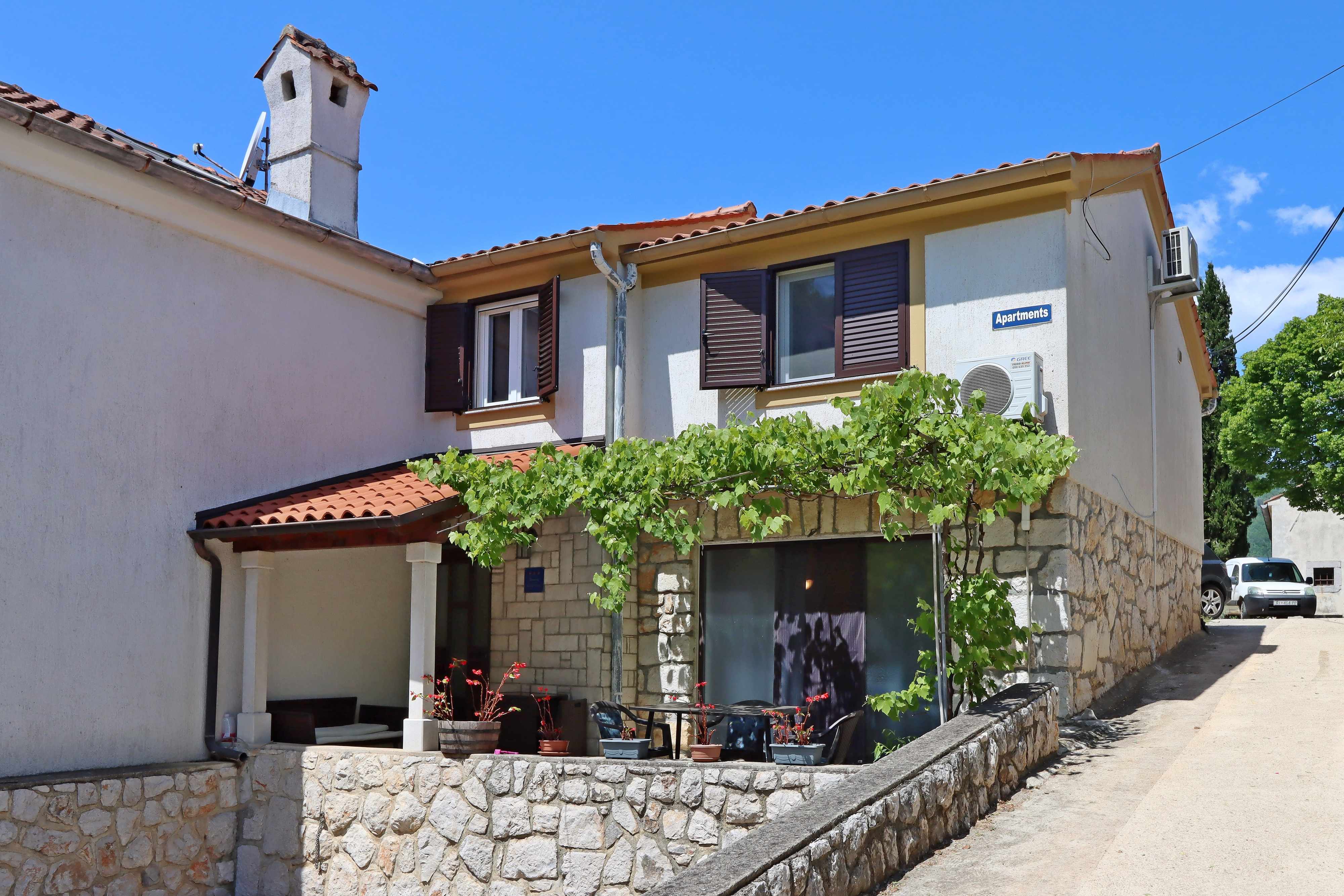 1-Zimmer-Ferienwohnung mit Terrasse Brsec, Opatija A-7755-b