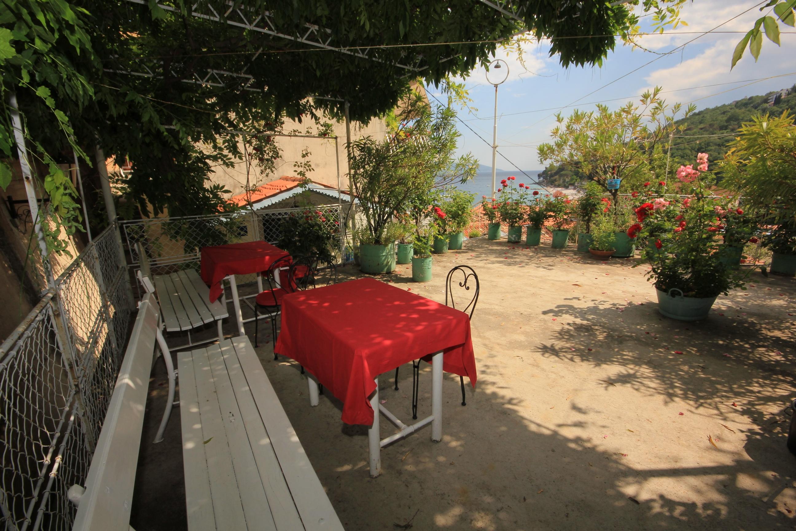 2-Zimmer-Ferienwohnung mit Terrasse und Meerblick Moscenicka Draga, Op