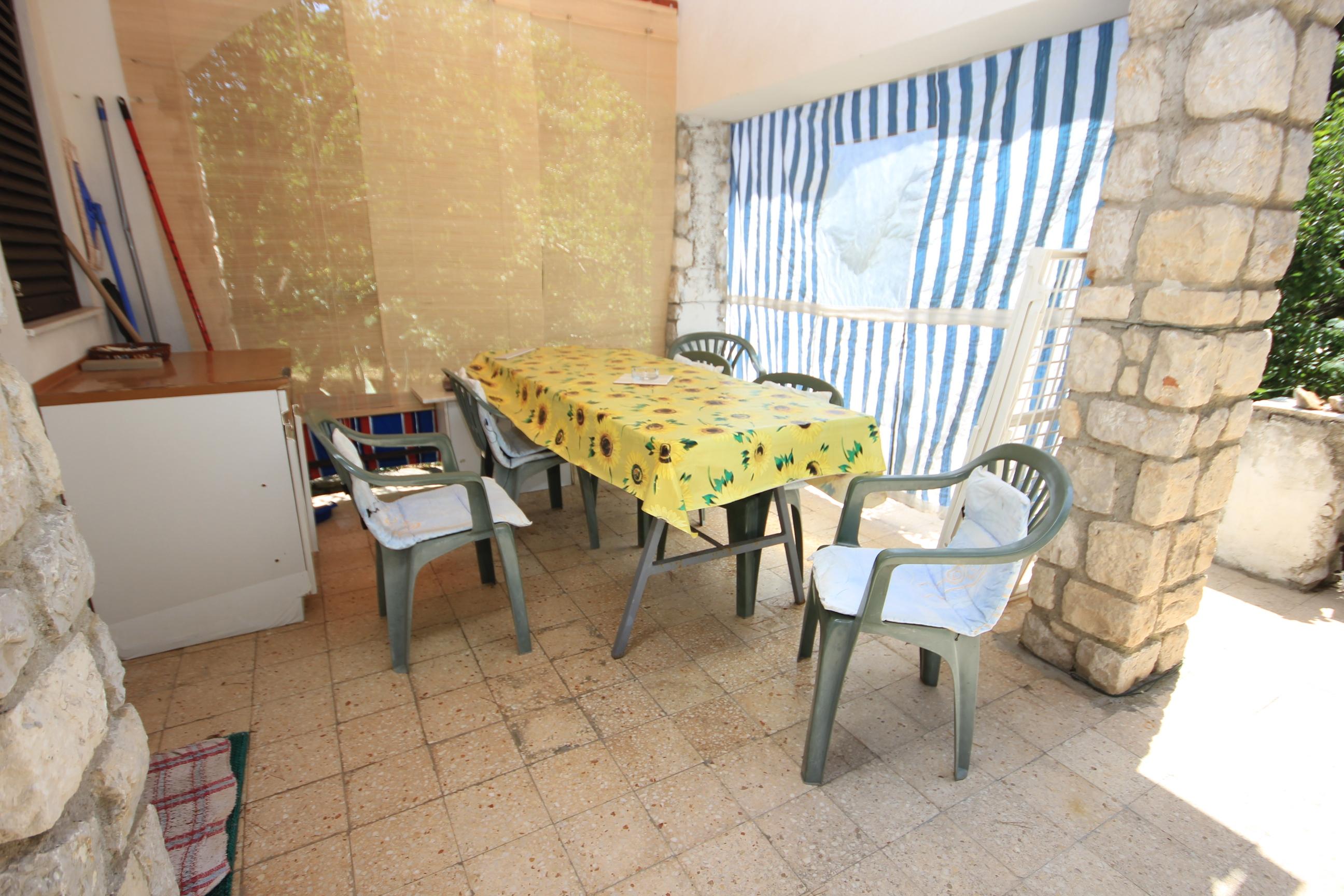 2-Zimmer-Haus mit Terrasse Artatore, Losinj K-7937