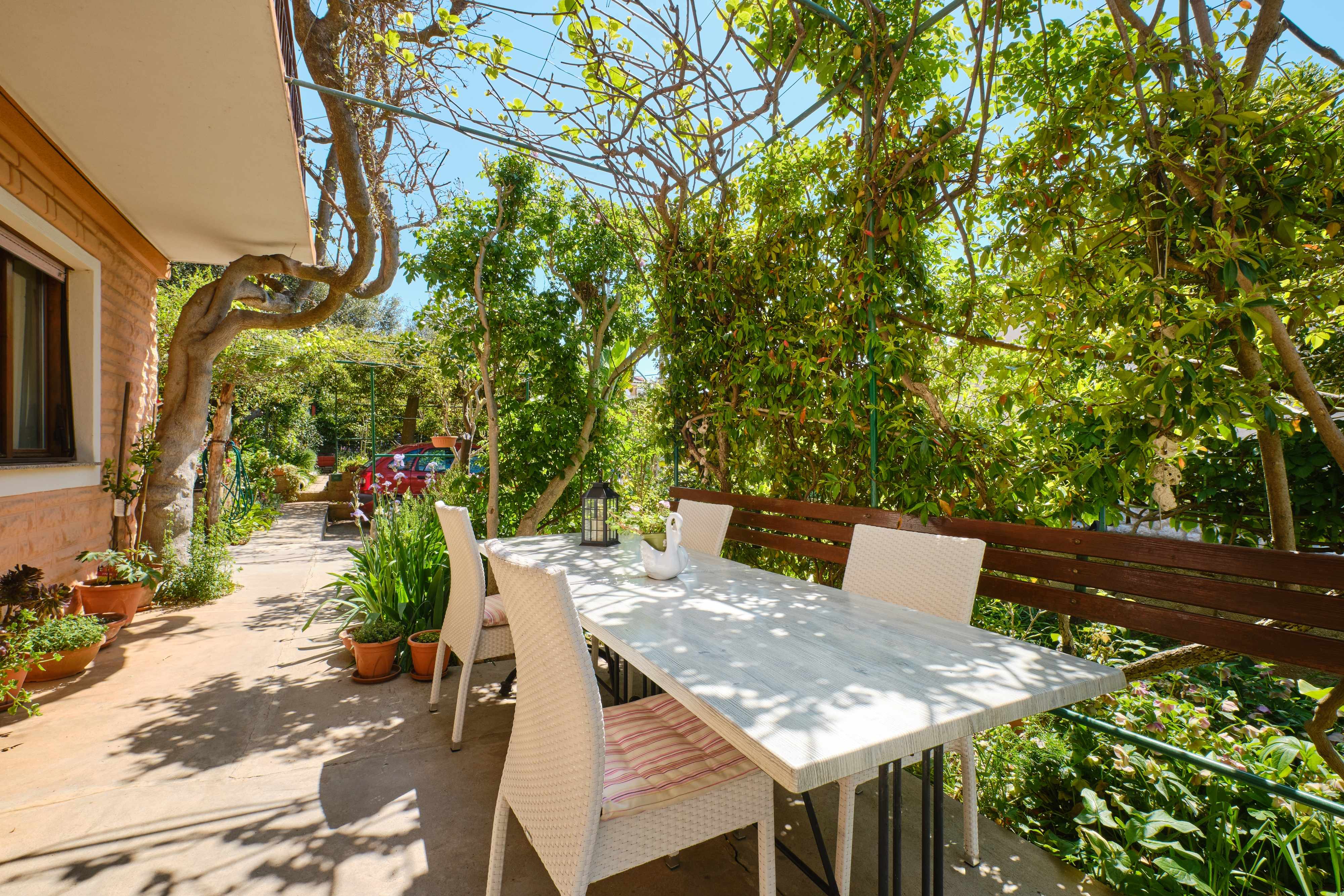 2-Zimmer-Ferienwohnung mit Terrasse Mali Losinj, Losinj A-7972-a