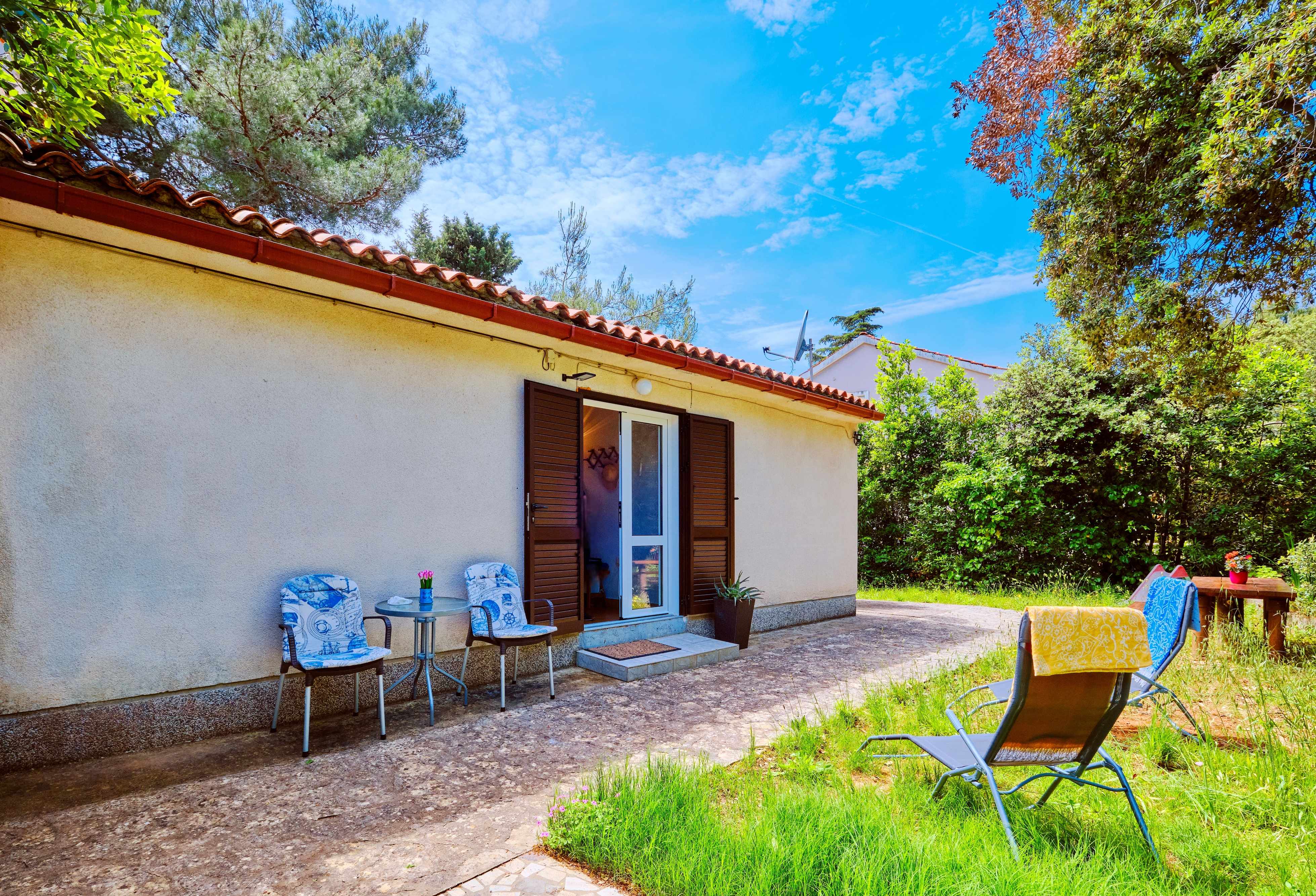 2-Zimmer-Haus mit Terrasse Artatore, Losinj K-8005