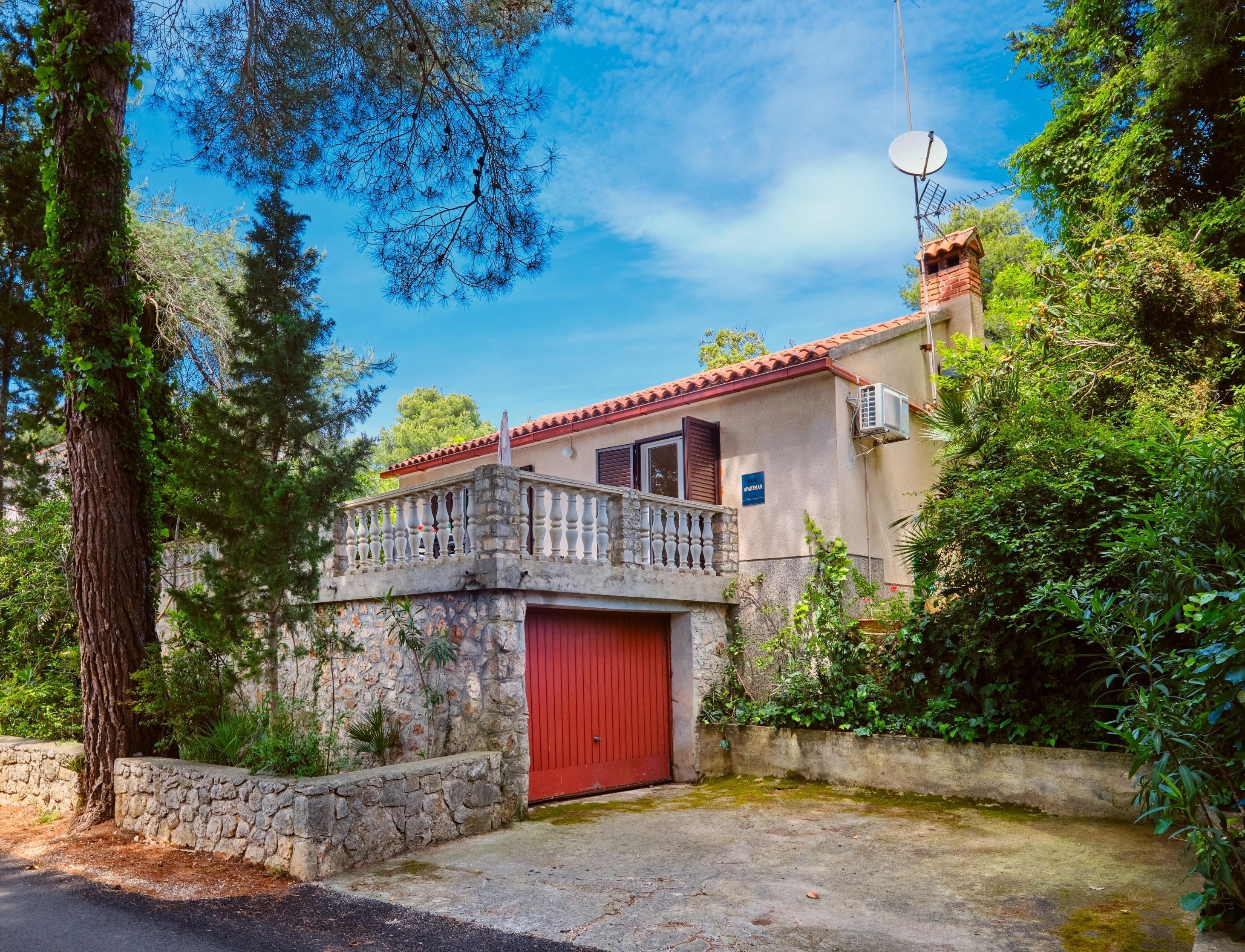 2-Zimmer-Haus mit Terrasse Artatore, Losinj K-8005