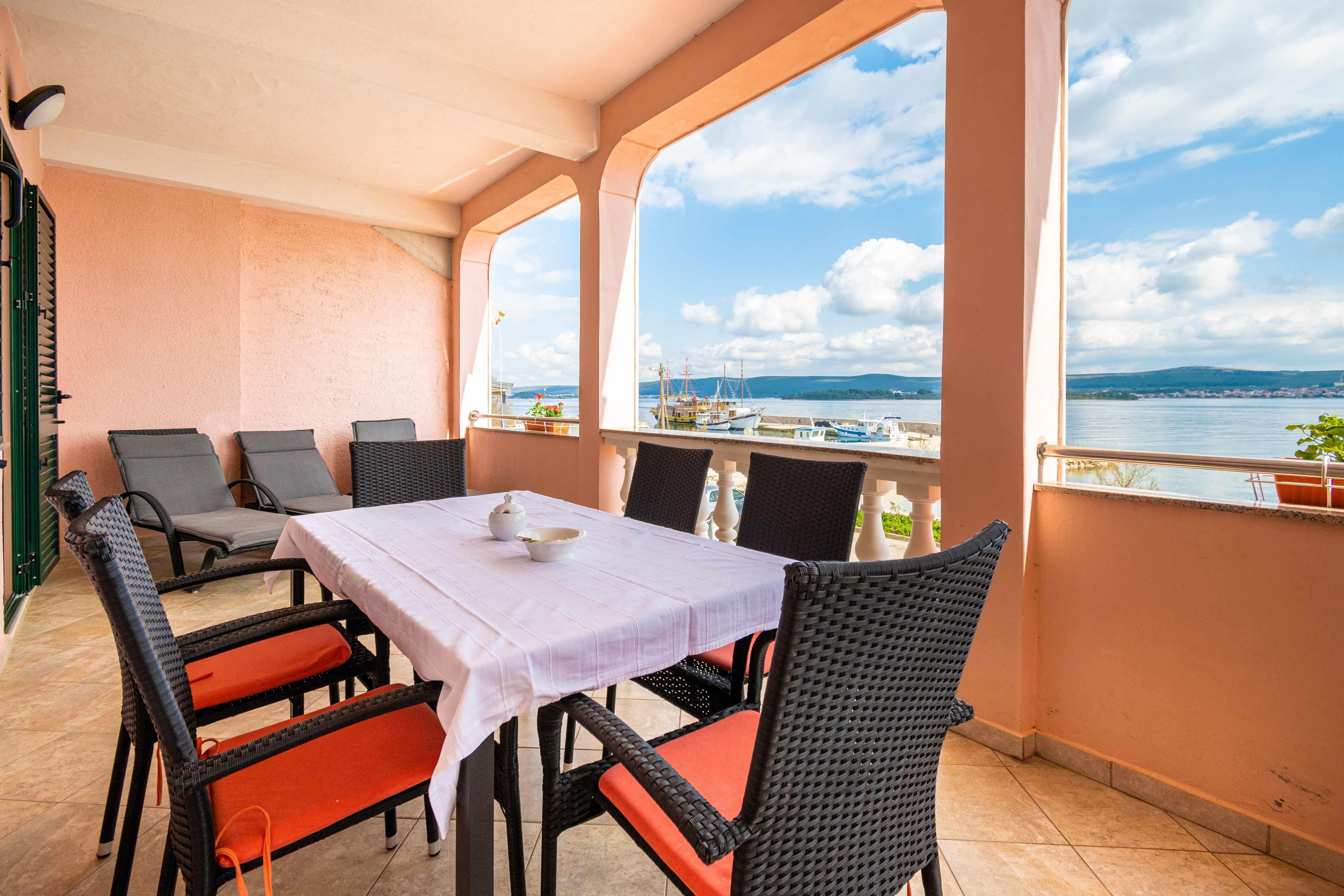 2-Zimmer-Ferienwohnung am Strand Pasman A-8221-a