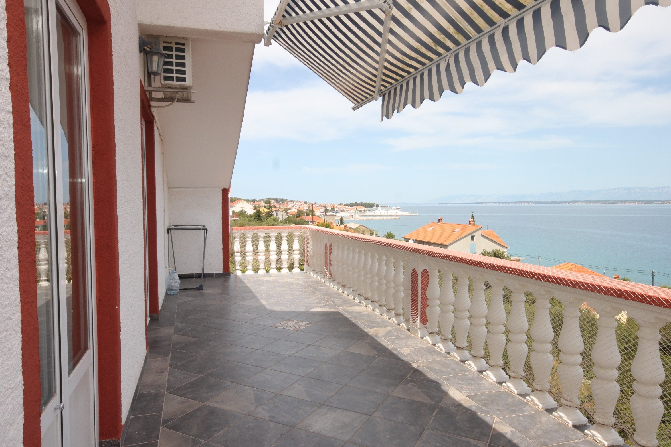 Komfortable Ferienwohnung mit Terrasse und Meerblick Kali, Ugljan A-82