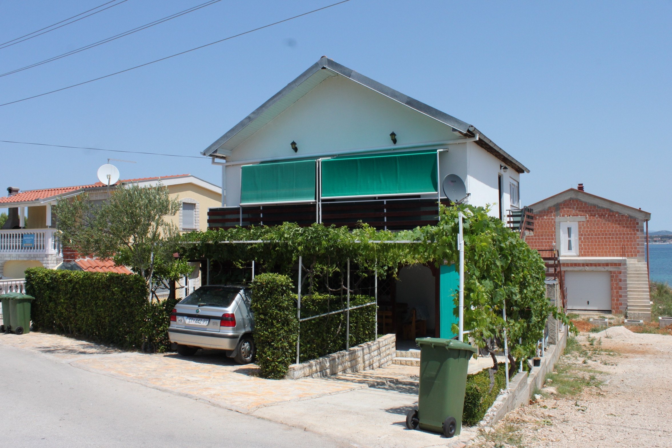 3-Zimmer-Ferienwohnung am Strand Tkon, Pasman A-8244-b