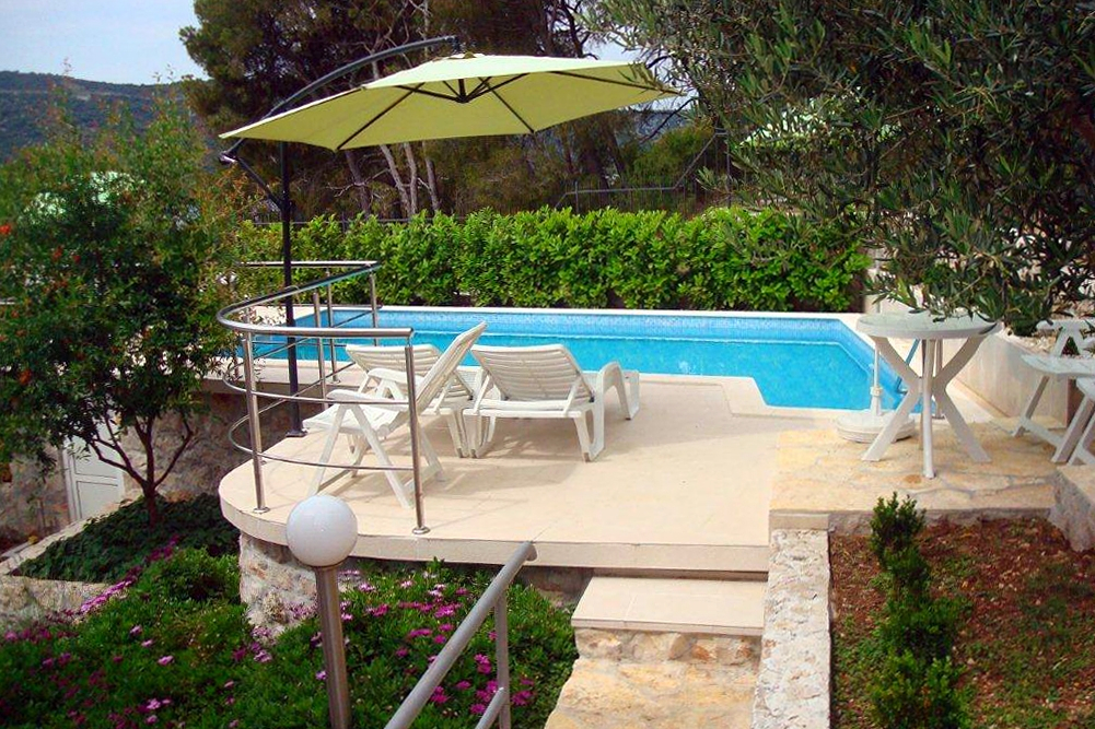 Komfortables Haus mit Terrasse und Meerblick Poljica, Trogir K-8661