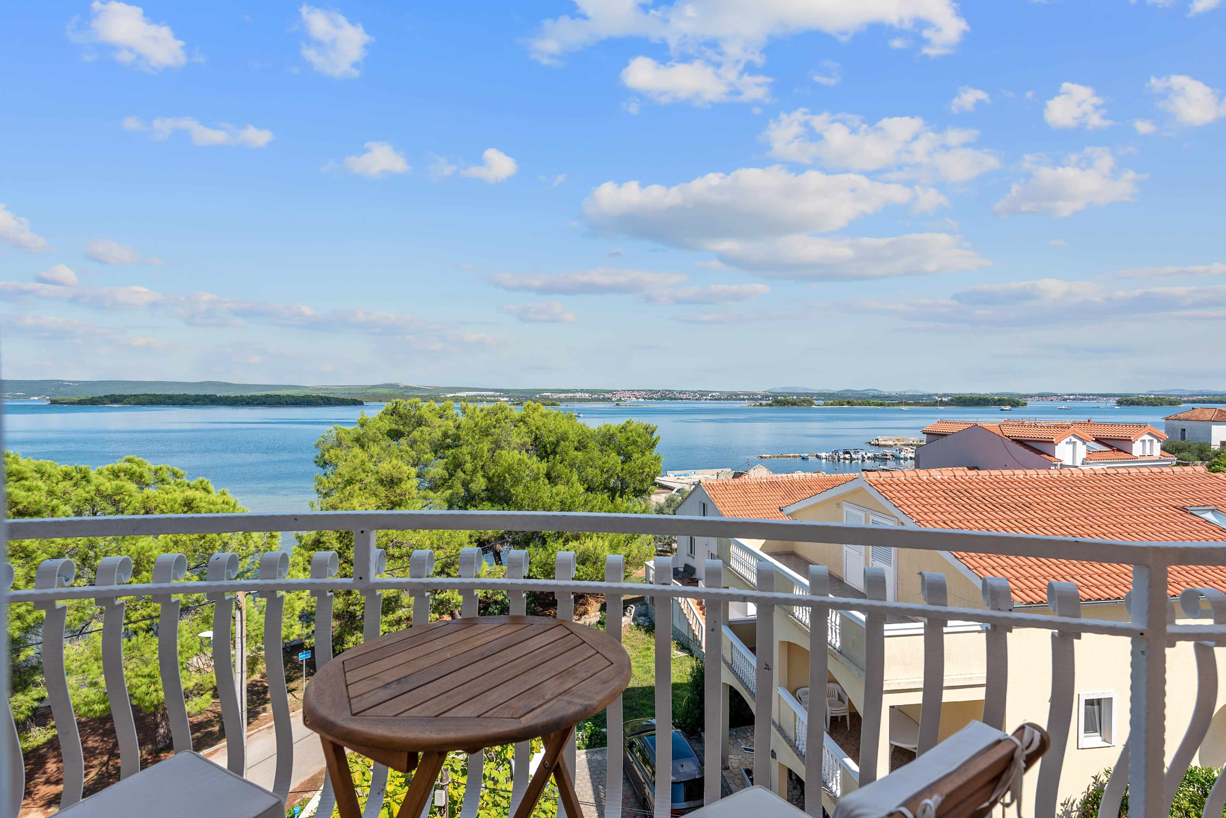 4-Zimmer-Ferienwohnung am Strand Kraj, Pasman A-334-f