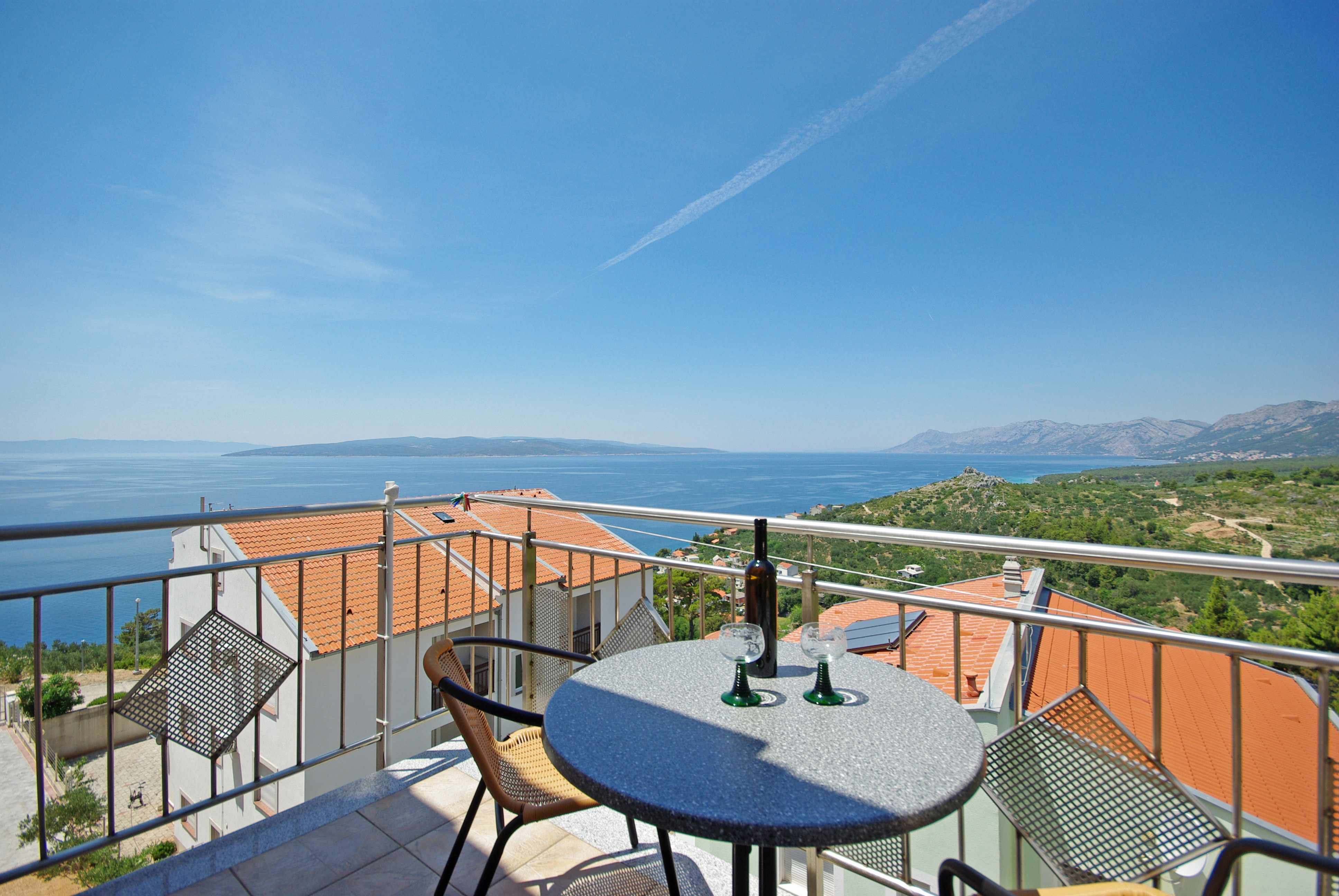2-Zimmer-Ferienwohnung mit Balkon und Meerblick Krvavica, Makarska A-1