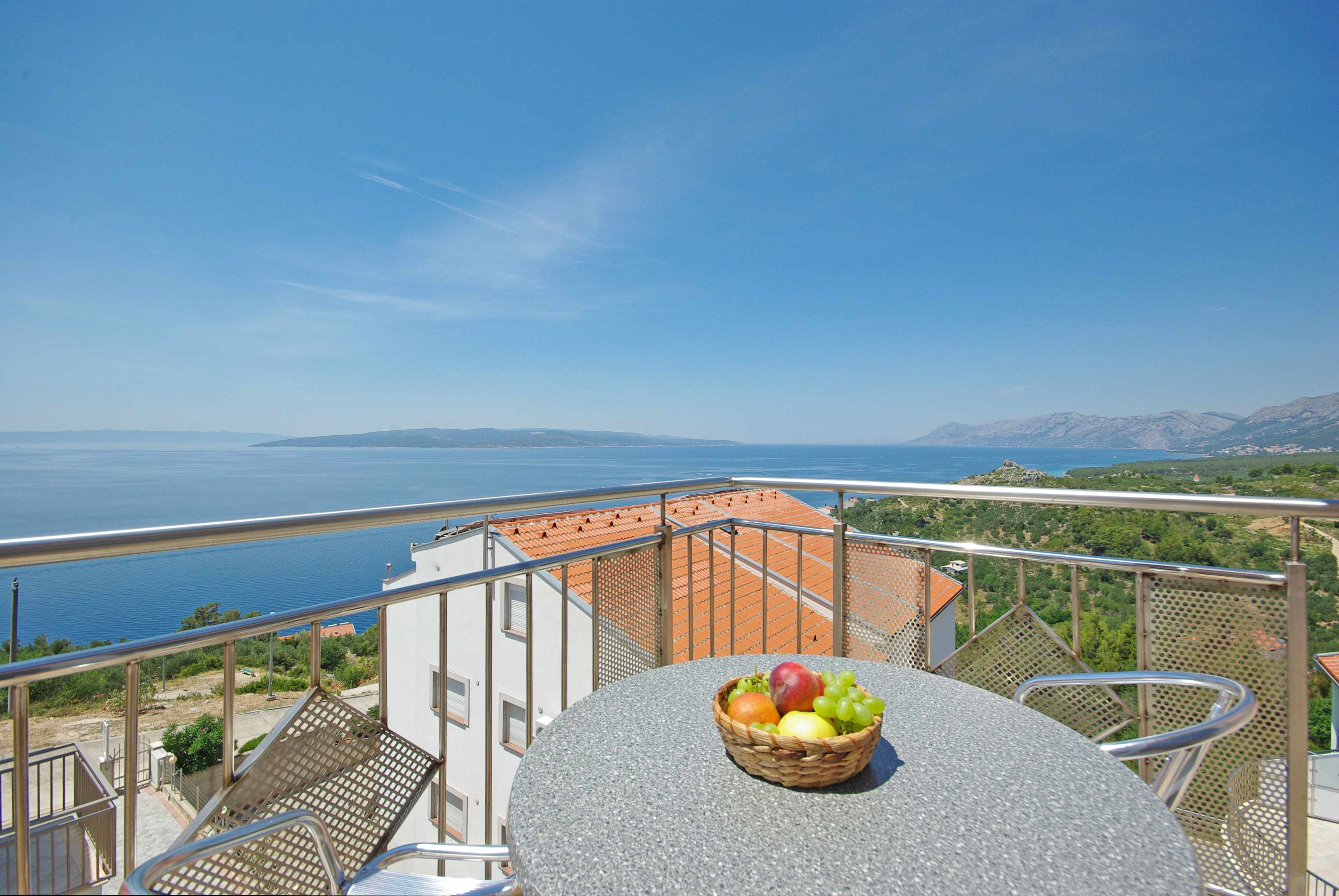 3-Zimmer-Ferienwohnung mit Balkon und Meerblick Krvavica, Makarska A-1
