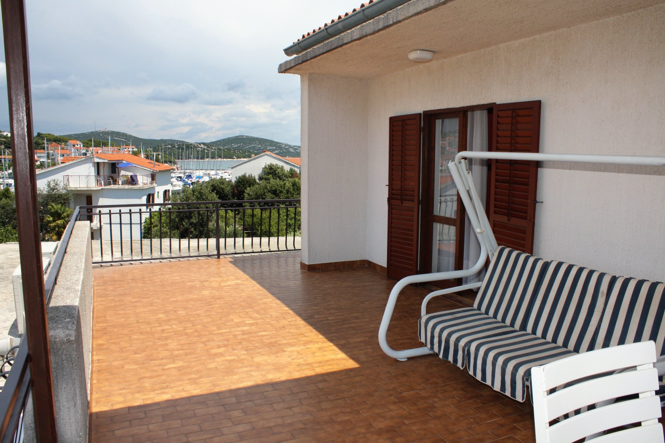 2-Zimmer-Ferienwohnung mit Terrasse und Meerblick Jezera, Murter A-512