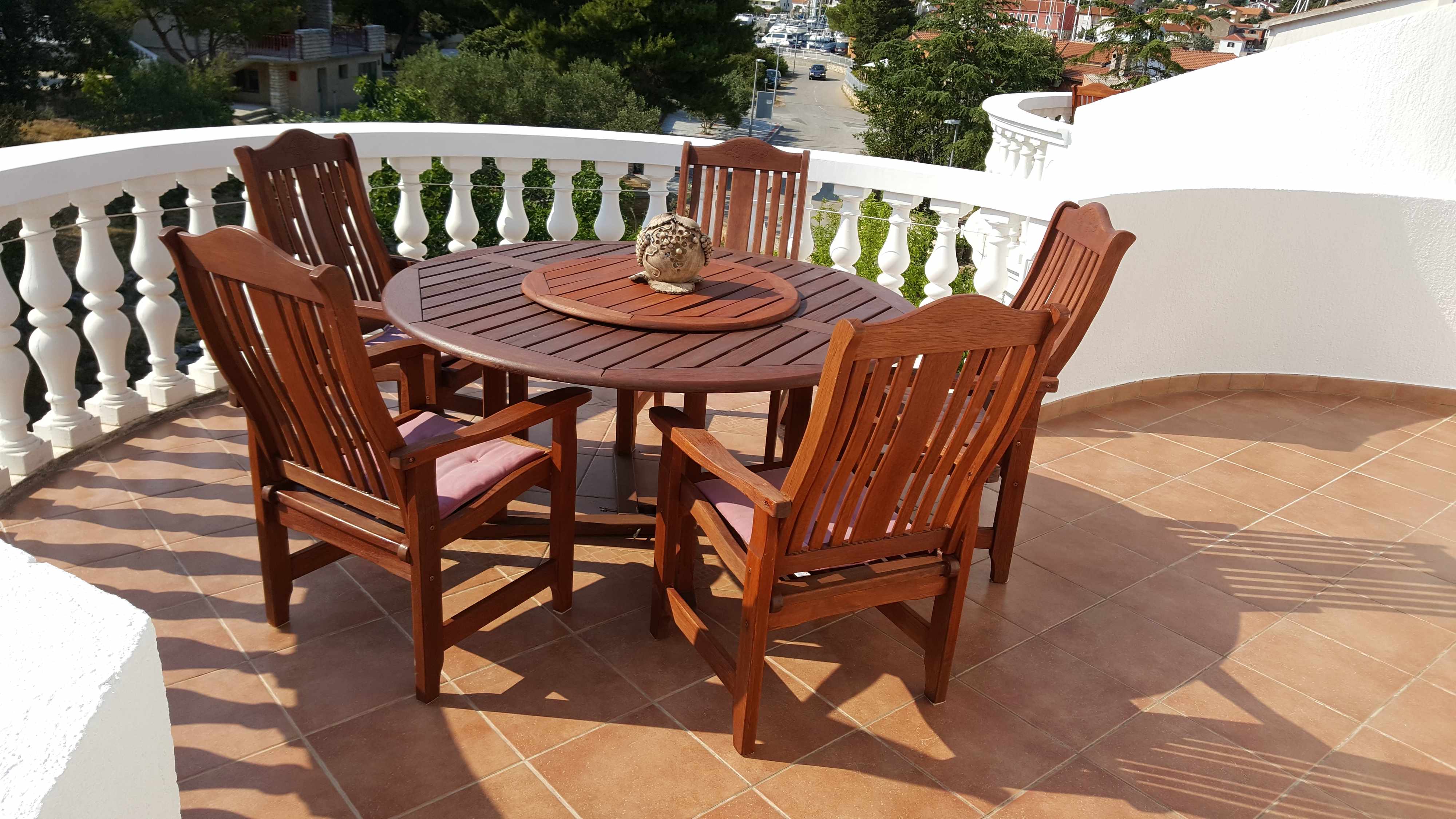 2-Zimmer-Ferienwohnung mit Terrasse Jezera, Murter A-5120-d