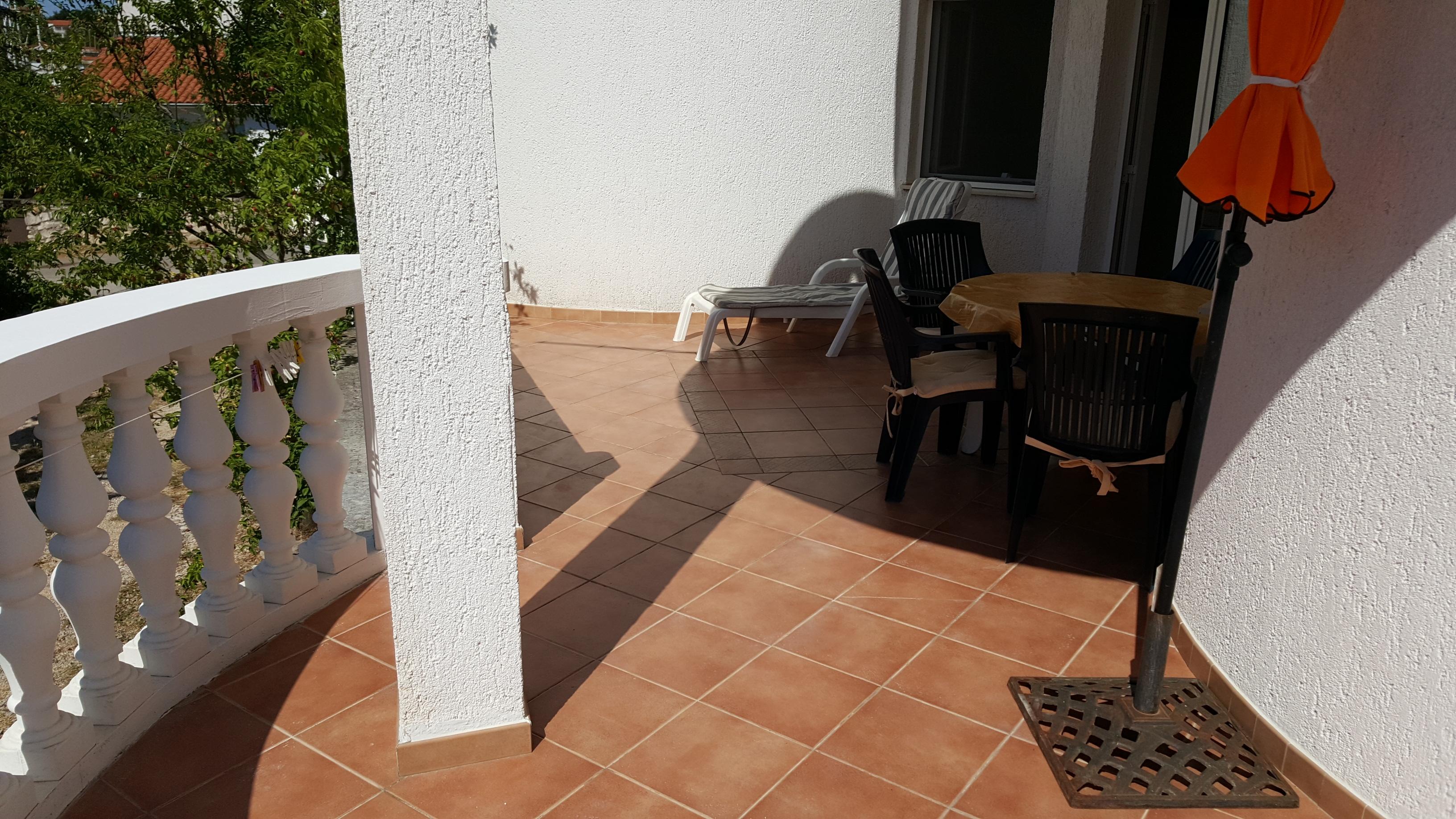 2-Zimmer-Ferienwohnung mit Terrasse Jezera, Murter A-5120-i