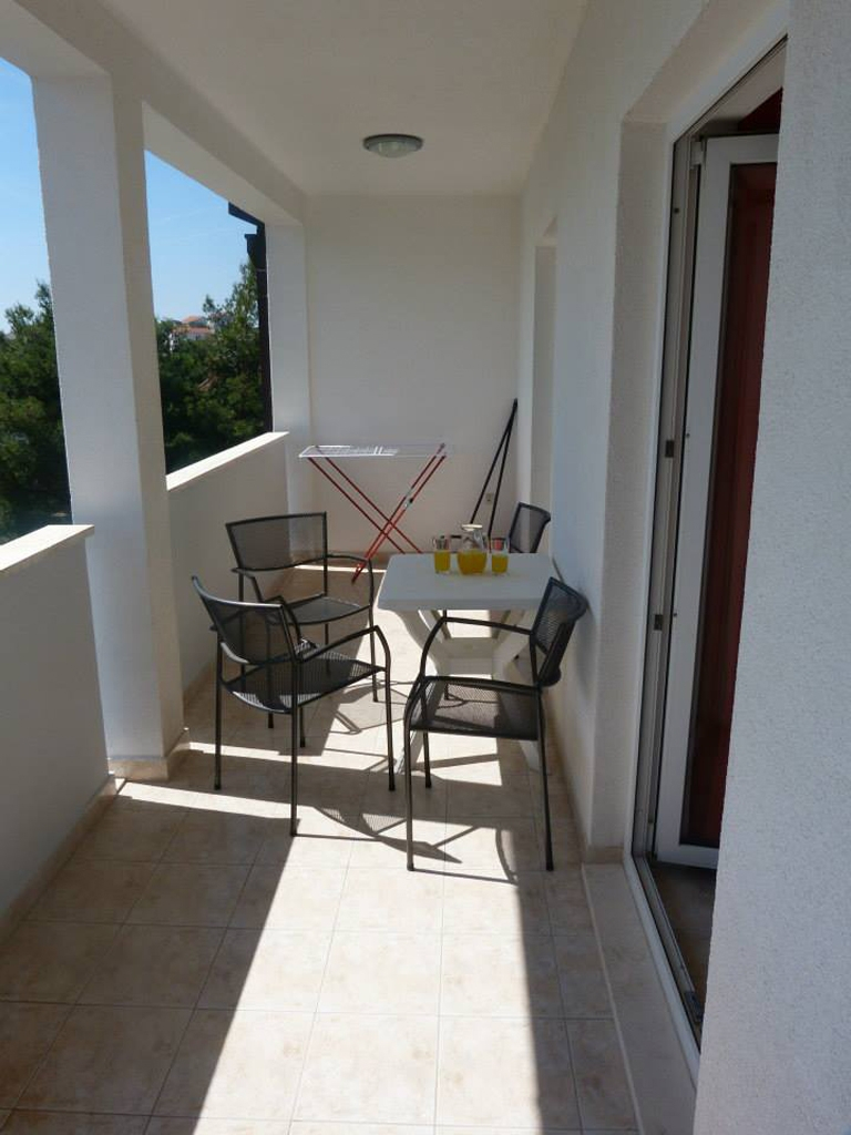 1-Zimmer-Ferienwohnung mit Terrasse und Meerblick Sevid, Trogir A-6024