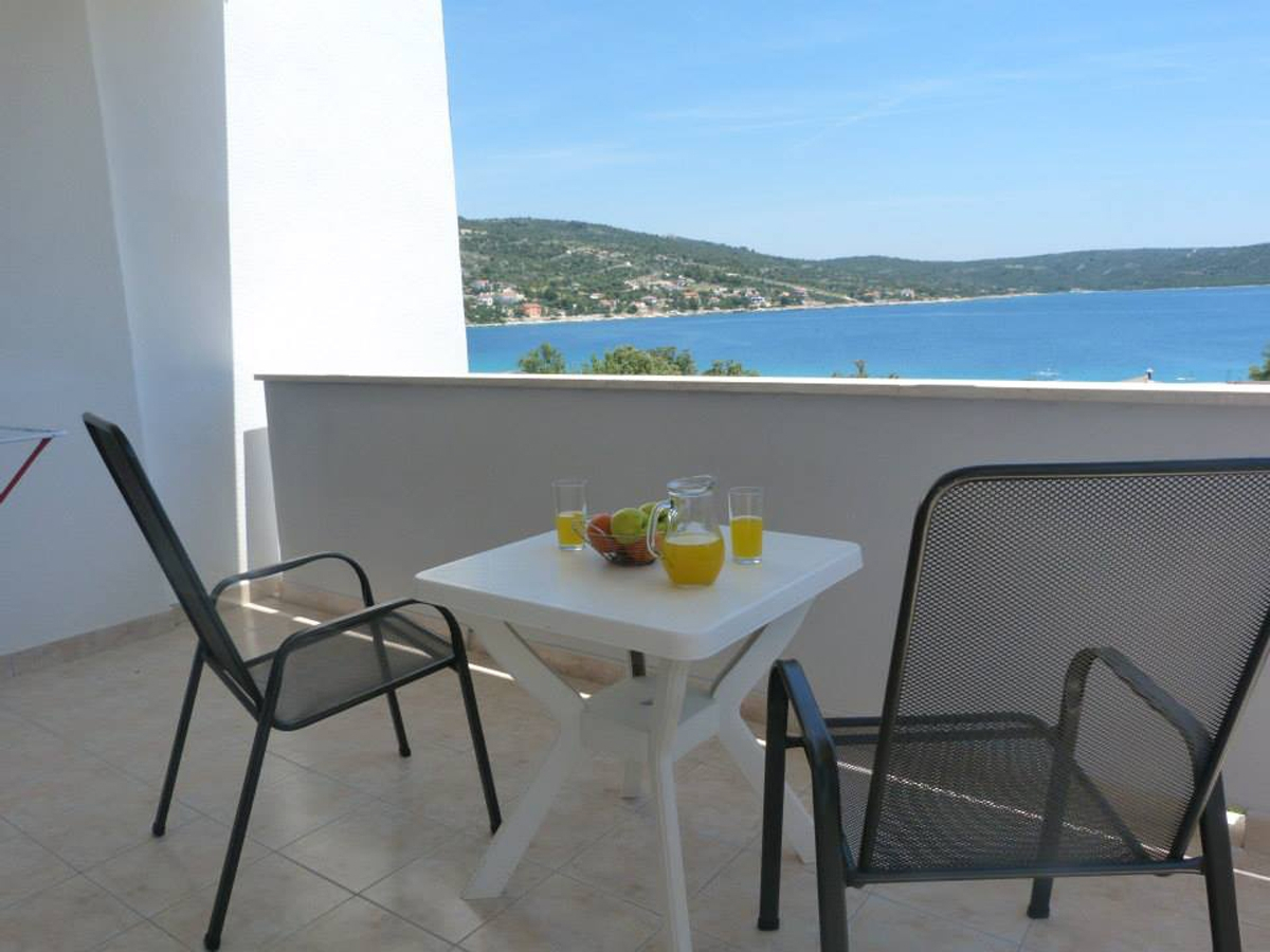 Studio Appartement mit Terrasse und Meerblick Sevid, Trogir AS-6024-b