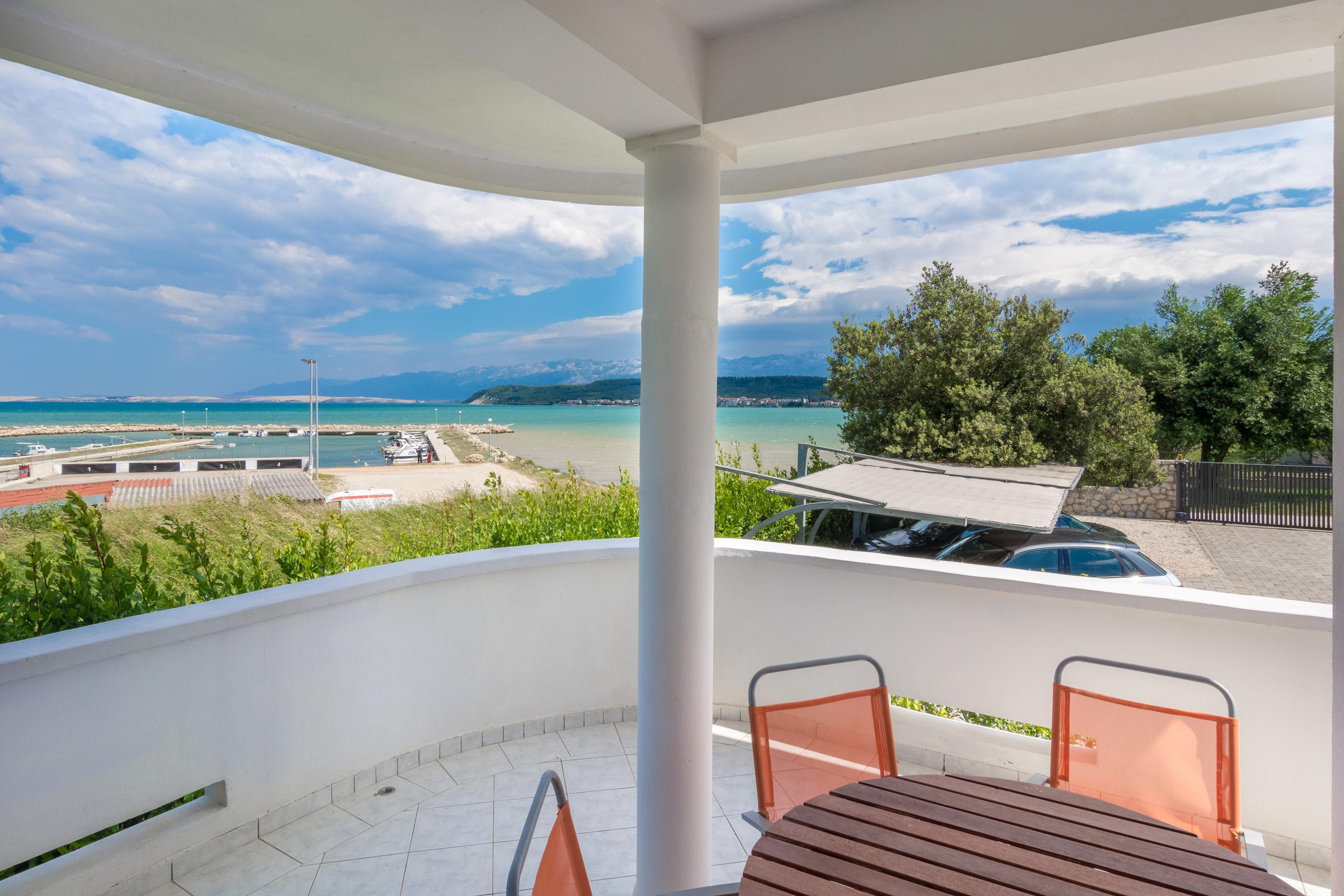 1-Zimmer-Ferienwohnung mit Terrasse und Meerblick Ljubac, Zadar A-1459