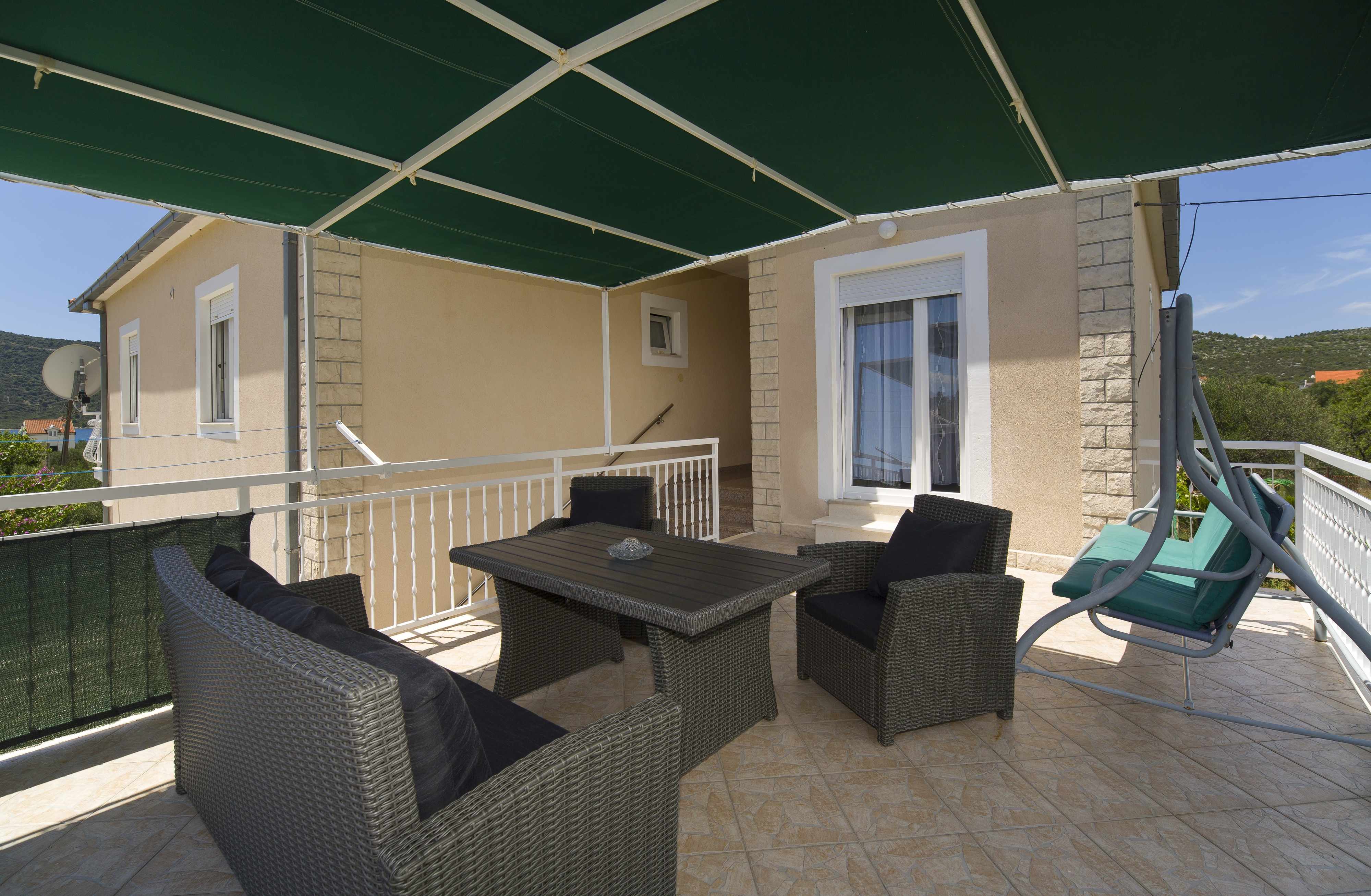 1-Zimmer-Ferienwohnung mit Terrasse und Meerblick Poljica, Trogir A-19