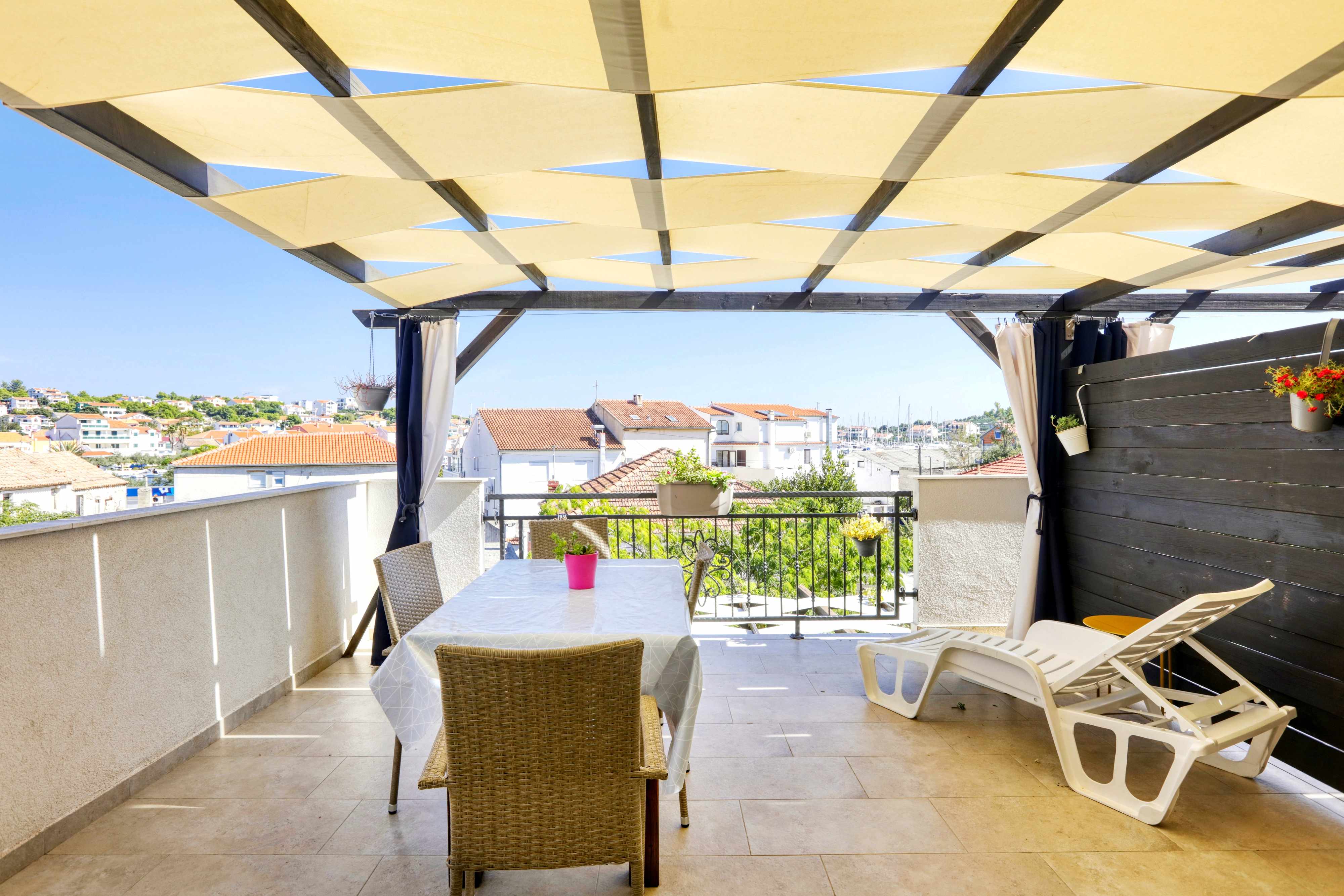 1-Zimmer-Ferienwohnung mit Terrasse Jezera, Murter A-19056-a