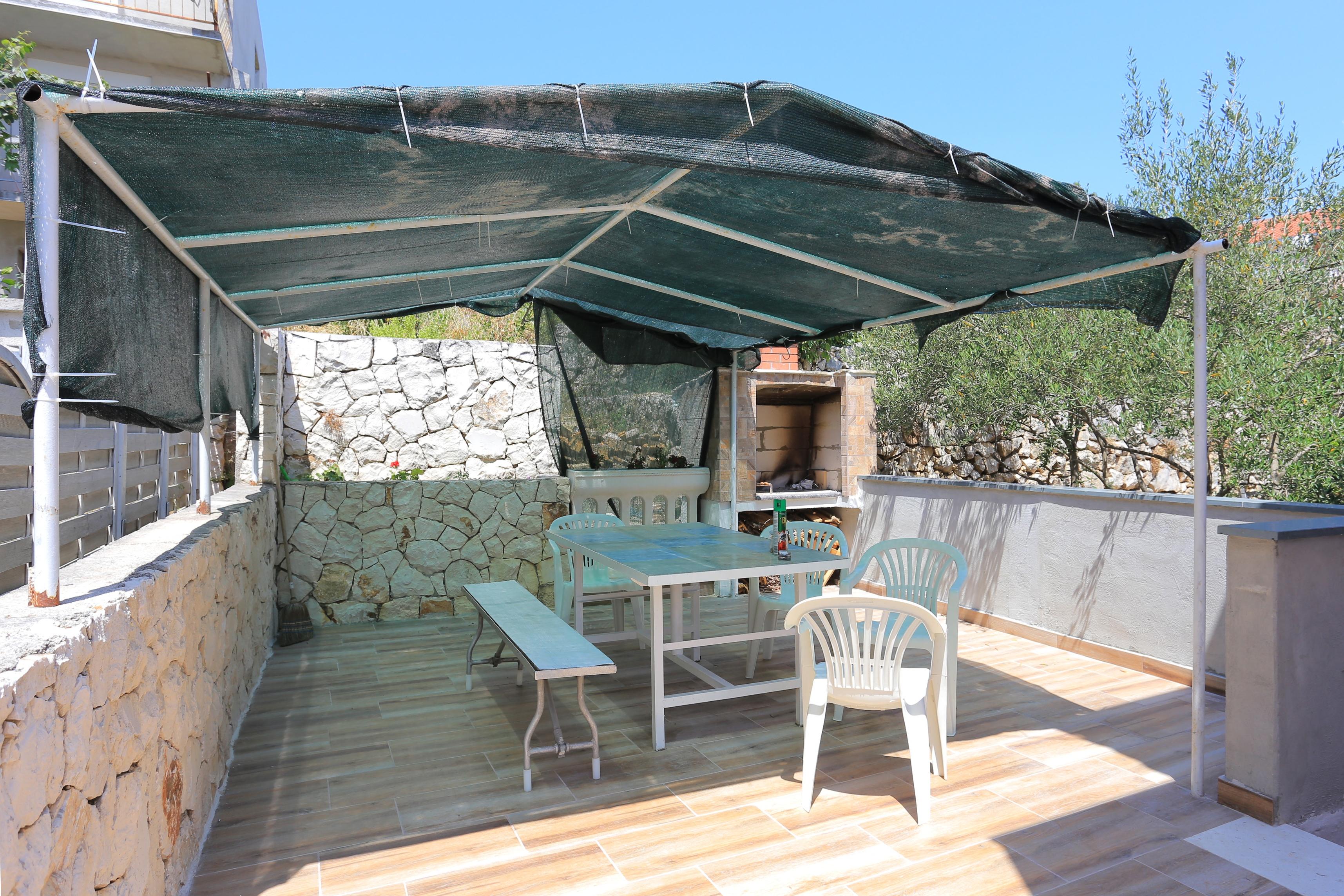 2-Zimmer-Ferienwohnung am Strand Poljica, Trogir A-19316-a