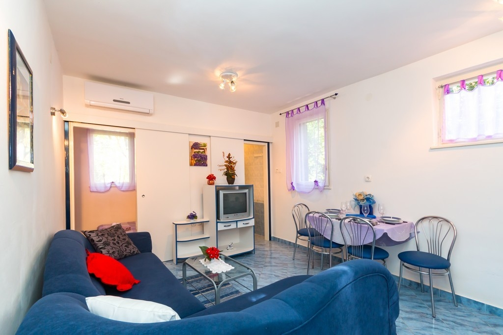 1-Zimmer-Ferienwohnung am Strand Kraljevica A-22962-a