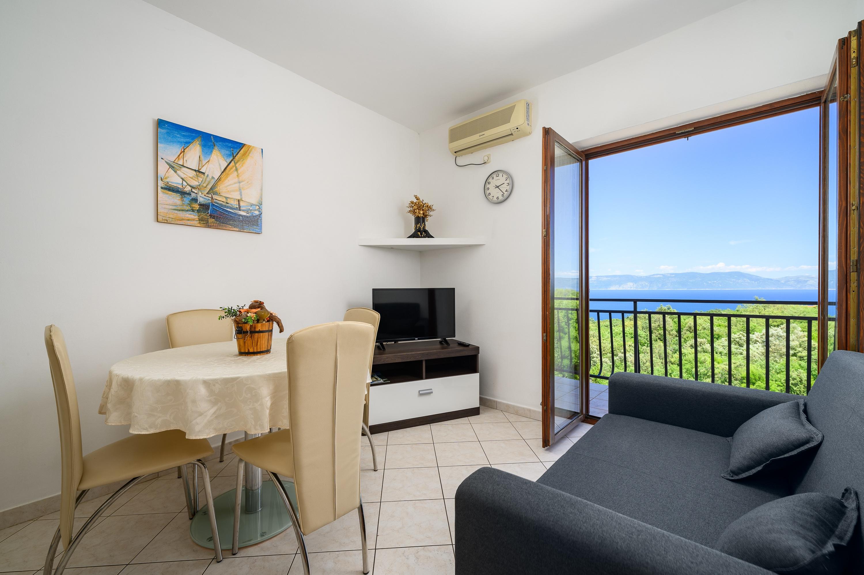 2-Zimmer-Ferienwohnung mit Balkon und Meerblick Drenje, Labin A-22992-