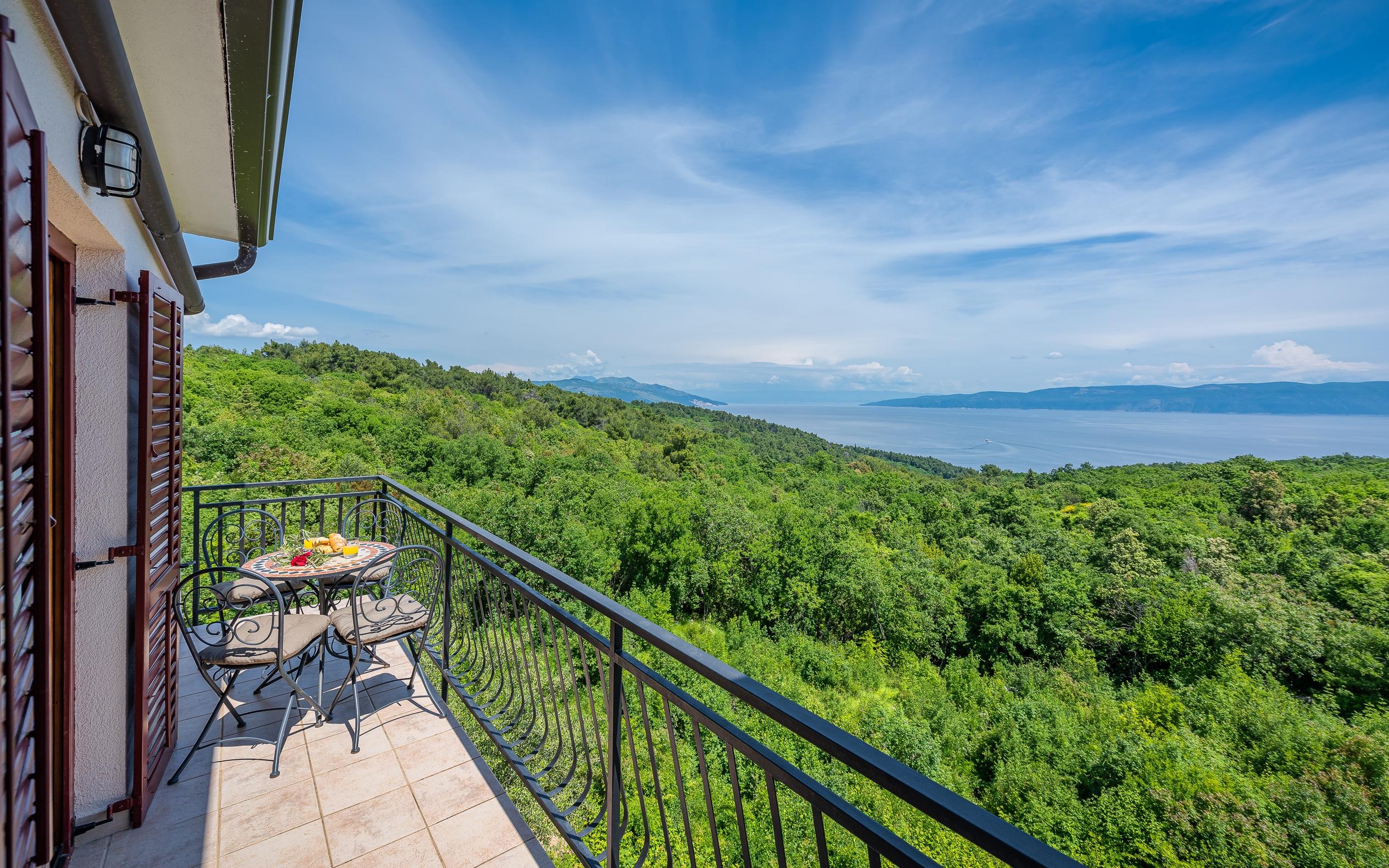 2-Zimmer-Ferienwohnung mit Balkon und Meerblick Drenje, Labin A-22992-
