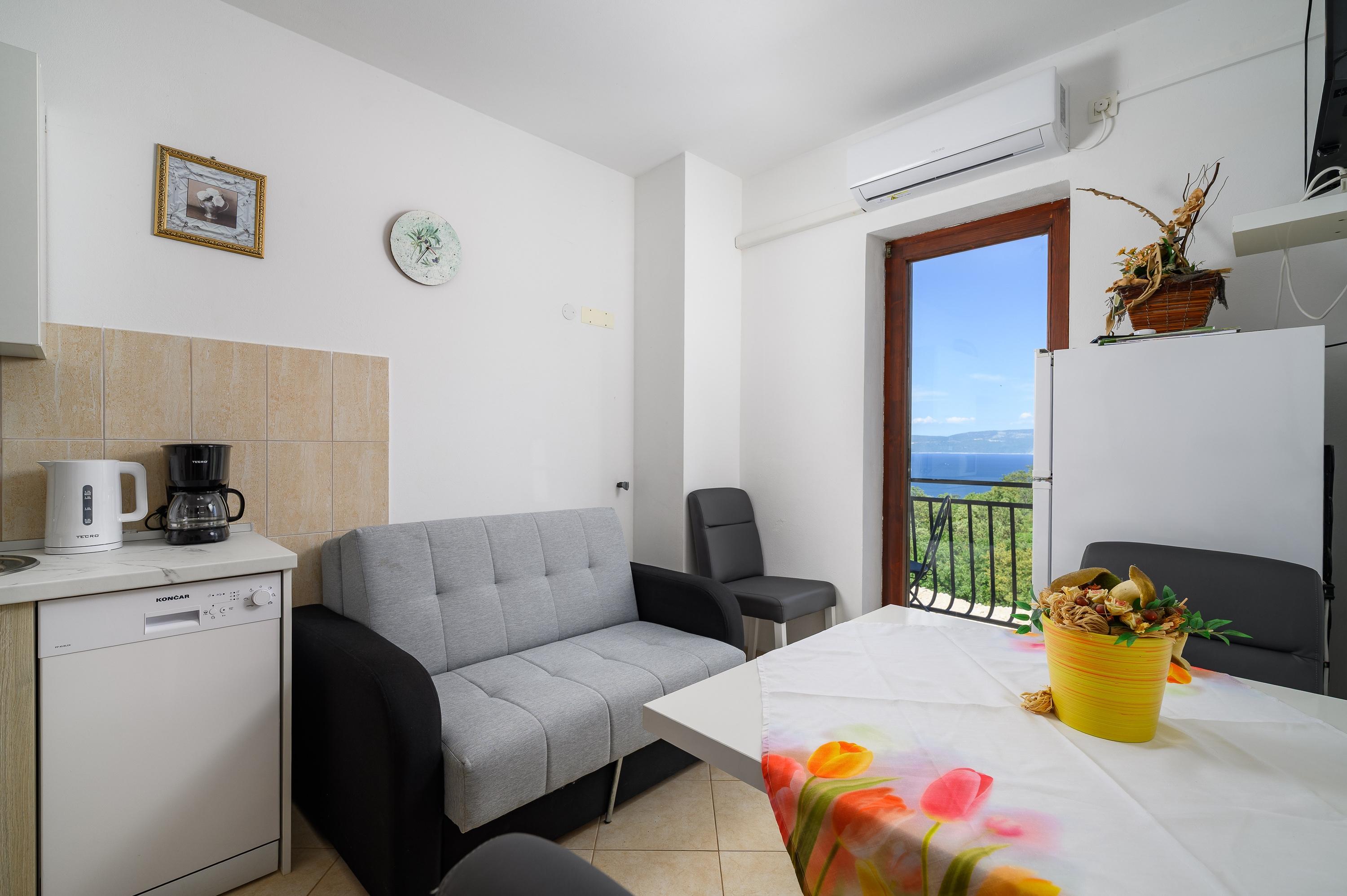 1-Zimmer-Ferienwohnung mit Balkon und Meerblick Drenje, Labin A-22992-