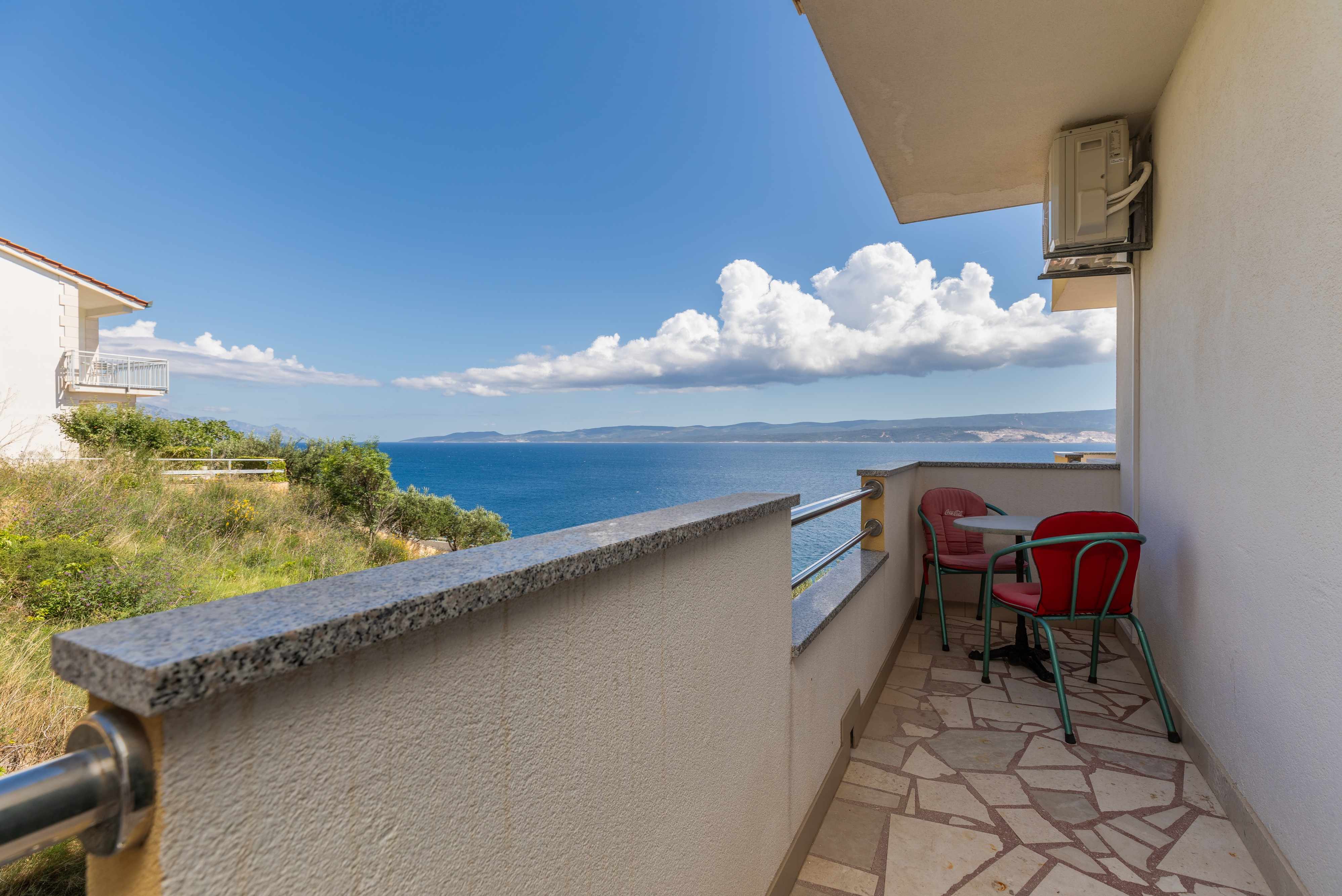 2-Zimmer-Ferienwohnung mit Balkon und Meerblick Lokva Rogoznica, Omis