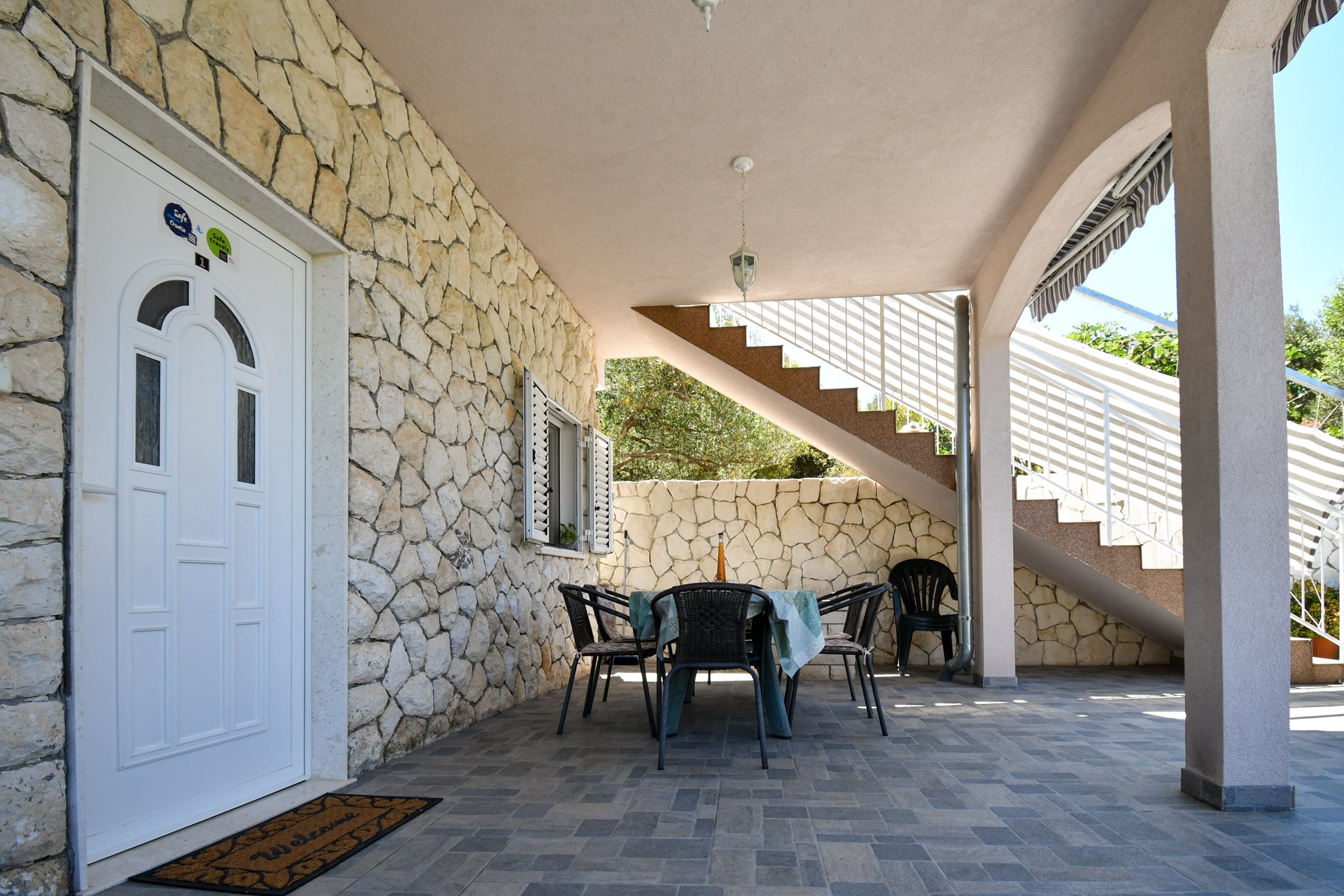 2-Zimmer-Ferienwohnung am Strand Sevid, Trogir A-15404-a