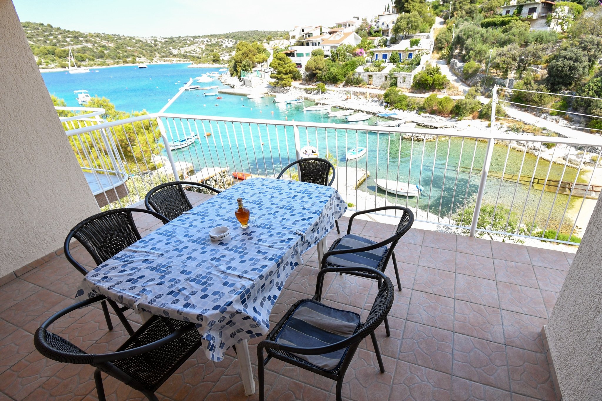 2-Zimmer-Ferienwohnung am Strand Sevid, Trogir A-15404-c