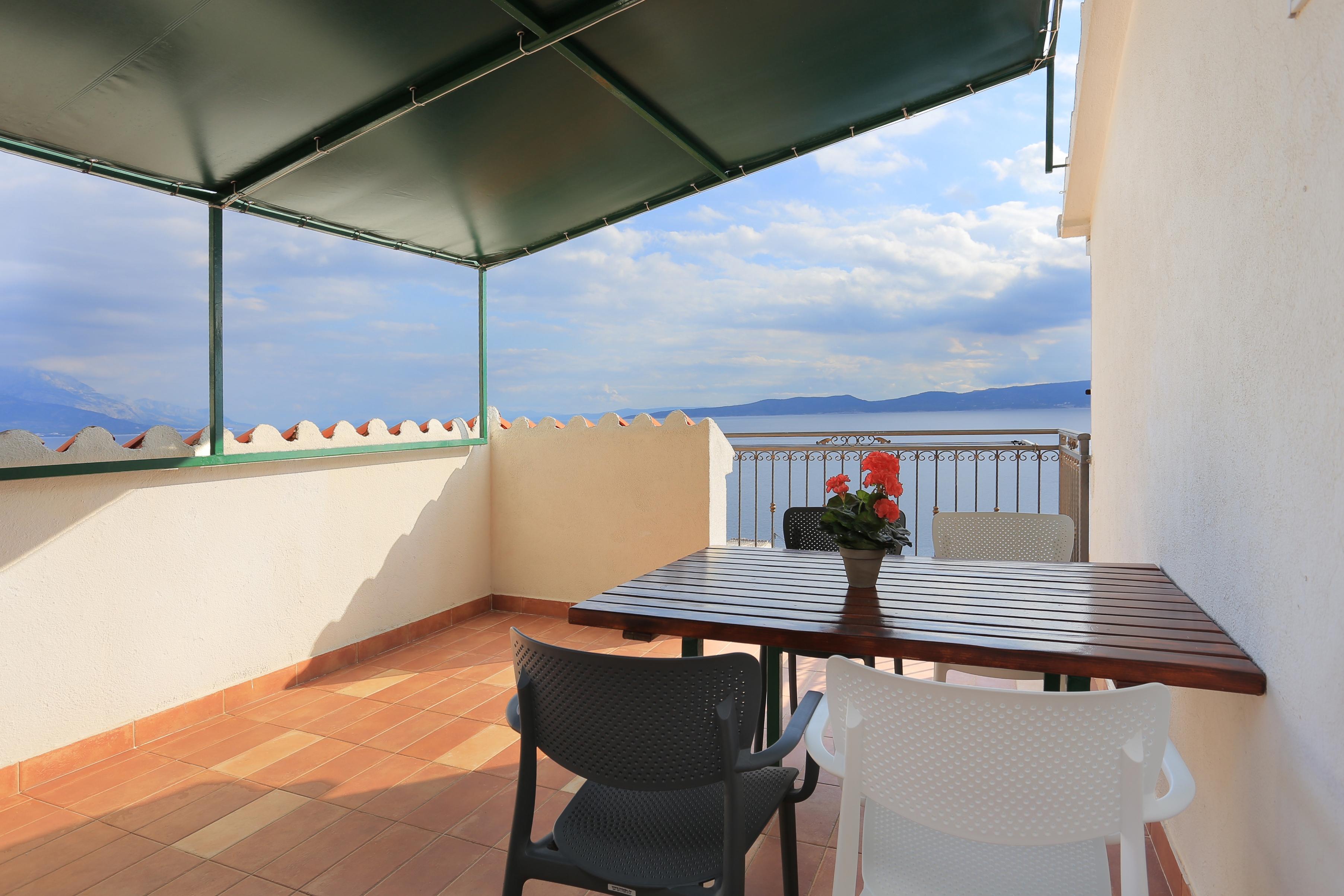 1-Zimmer-Ferienwohnung mit Terrasse und Meerblick Pisak, Omis A-16239-
