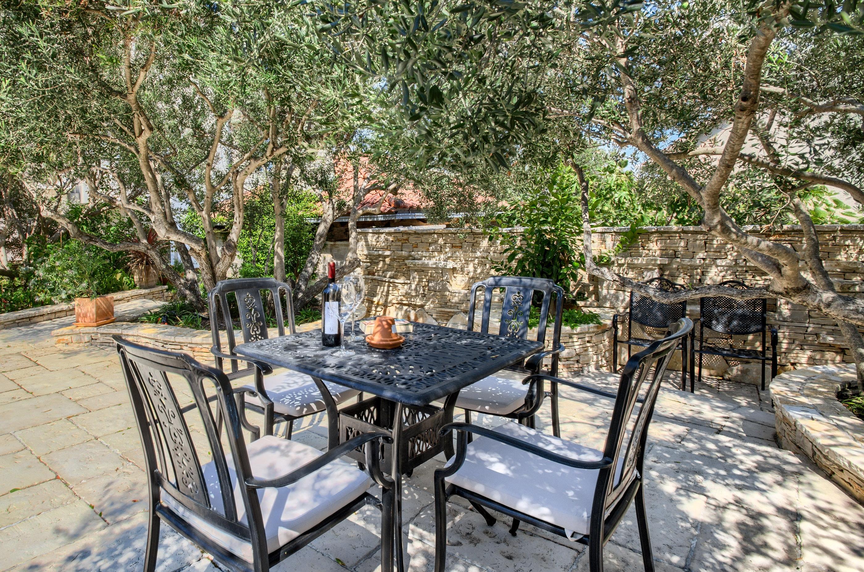 2-Zimmer-Ferienwohnung mit Terrasse und Meerblick Murter A-16655-b