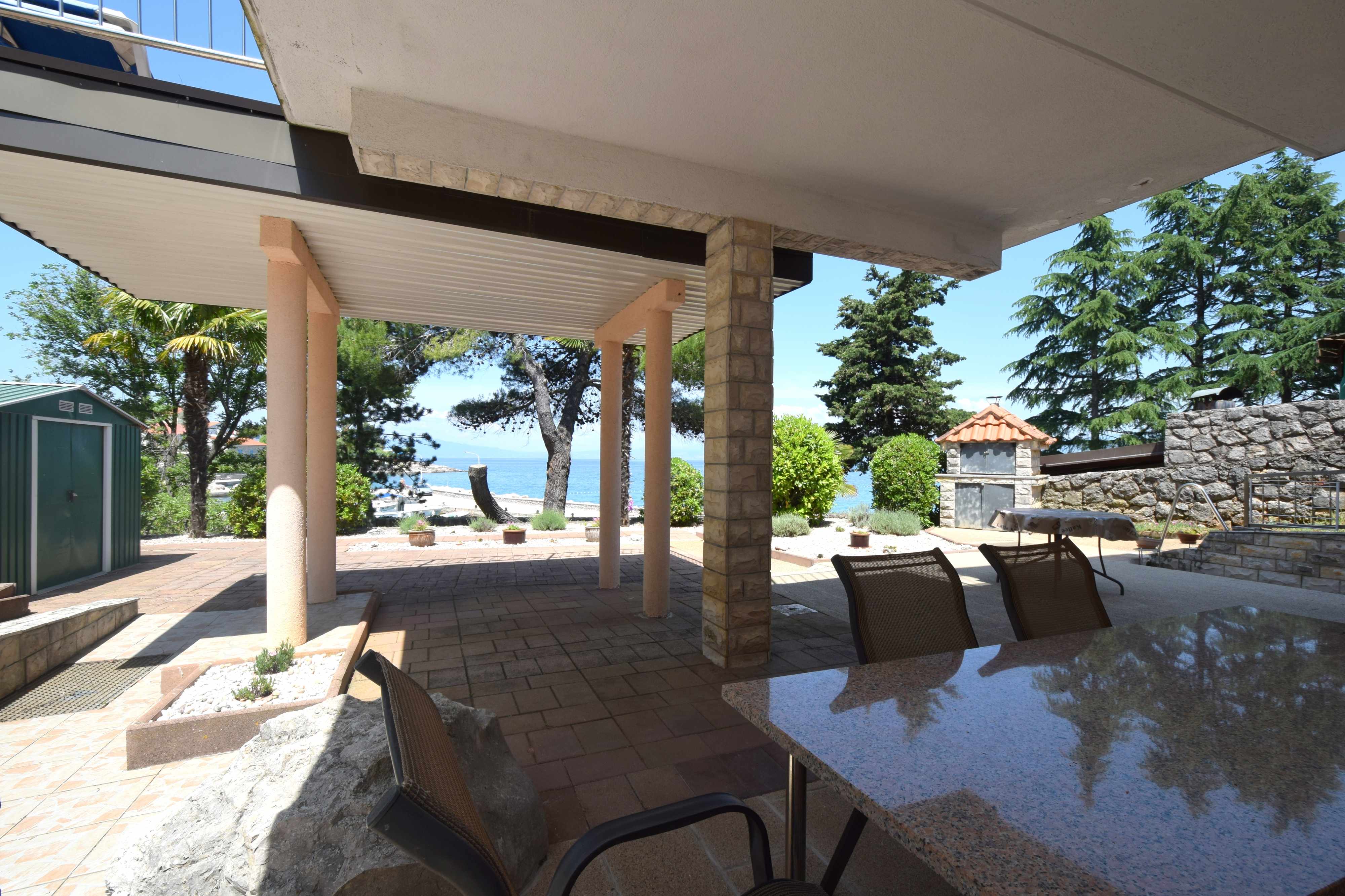 2-Zimmer-Ferienwohnung am Strand Vantacici, Krk A-19406-c